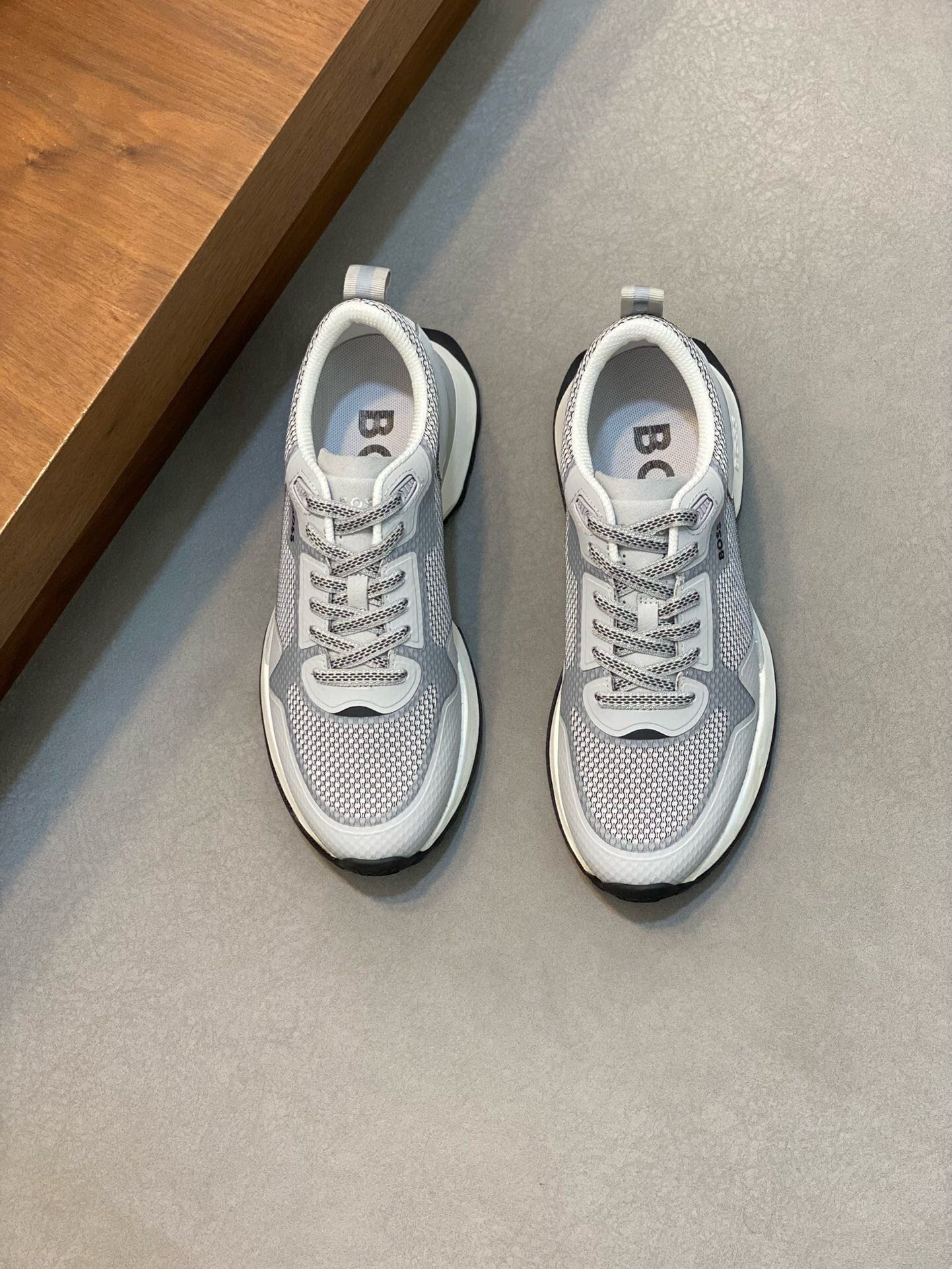 NO:217843,Brand BOSS original color matching, size 39-44 customized 38.45 price Material BOSS new low-top sneakers, selected calfskin and mesh material, the tongue is made of branded straps, showing interesting brand characteristics. The rubber sole is based on interwoven letter patterns, and the rear decoration is designed with calfskin air compressor logo., BOOS casual shoes, sneakers, cowhide19860909品牌BOSS 颜色原版配色 码数39-44定做38.45 价格 材质BOSS新款低帮运动鞋 精选小牛皮搭配网布材质制作,鞋舌以品牌饰带饰边,展现趣味品牌特色.橡胶鞋底以交织字母图案为基础,后饰片则采用小牛皮空压logo设计.,BOOS 休闲鞋,sneakers,cowhide,Men's shoes