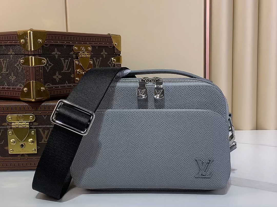 Louis Vuitton LV Avenue Borse Messenger Grigio m11657