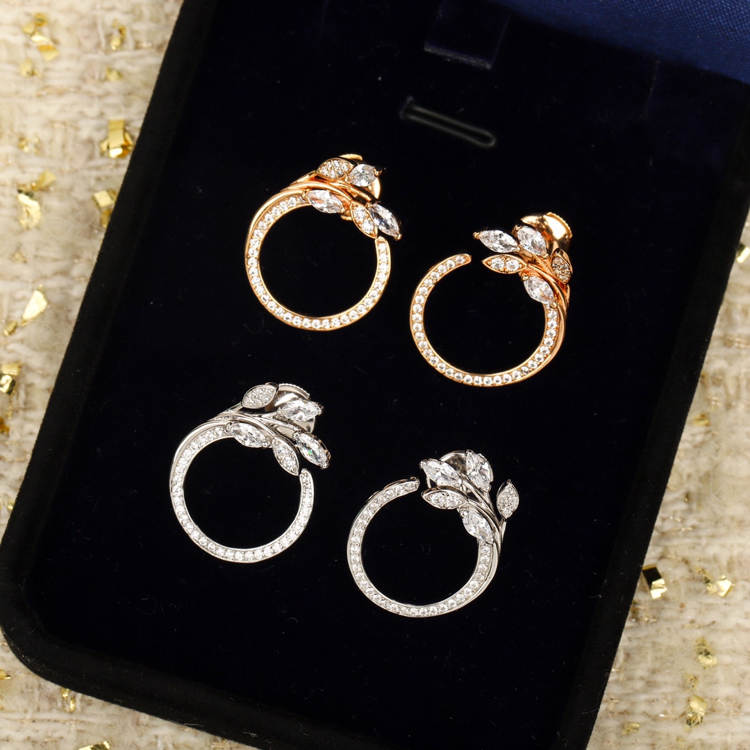 [Tiffany & Co. Jewelry]