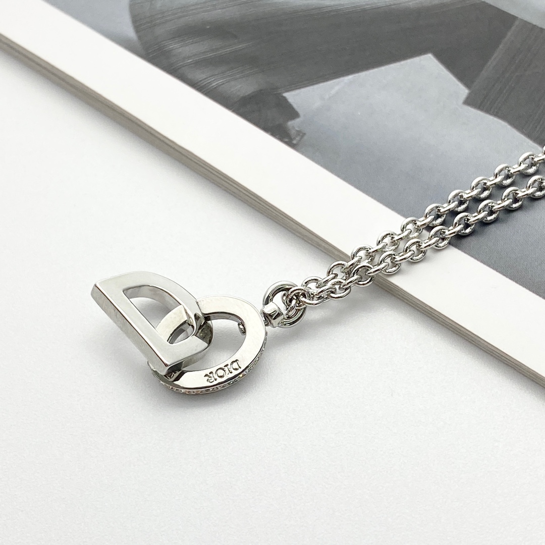 Dior Rhinestone CD Letter Necklace - Stylish & Elegant Women's Jewelry 6 i1727663245 8190 4