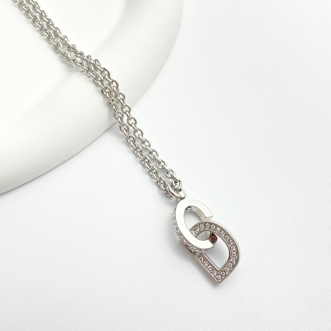 Dior Rhinestone CD Letter Necklace - Stylish & Elegant Women's Jewelry 5 i1727663245 822 3