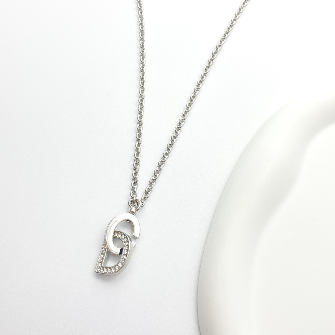 Dior Rhinestone CD Letter Necklace - Stylish & Elegant Women's Jewelry 8 i1727663245 8512 6