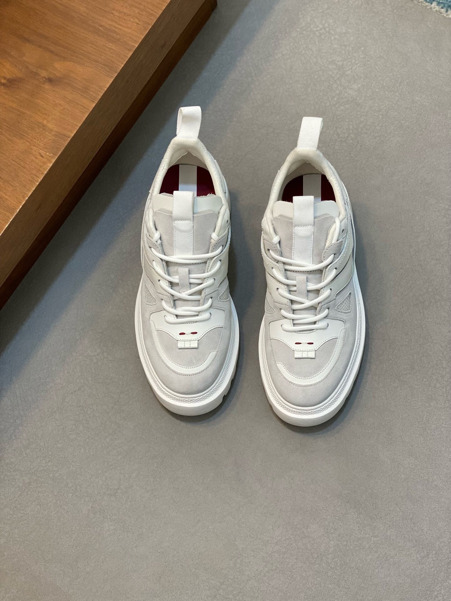 NO:218830,Brand B A L L Y original color matching code number 39-44 standard code Price Material Bally new men's classic casual shoes simple atmospheric super high-quality style choice top layer cowhide fabric with luxurious cowhide inner smooth lines light and comfortable original wear-resistant ultra-light sole, Bally casual shoes, ballly, cowhide19860909品牌B A L L Y 颜色原版配色 码数39-44标准码 价格 材质巴利新款男士 经典休闲鞋简约大气超高逼格选用头层牛皮搭配面料搭配奢华牛皮内里流畅线条轻便舒适原版 耐磨超轻大底,巴利 休闲鞋,bally,cowhide,Men's shoes