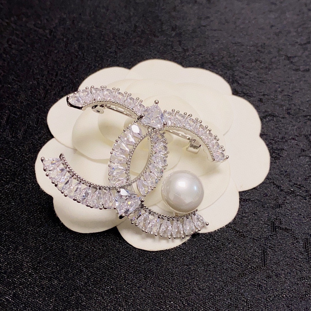 Chanel Pin: Latest White Diamond Version with Freshwater Pearl, Essential Women’s Ornament - 图片 4