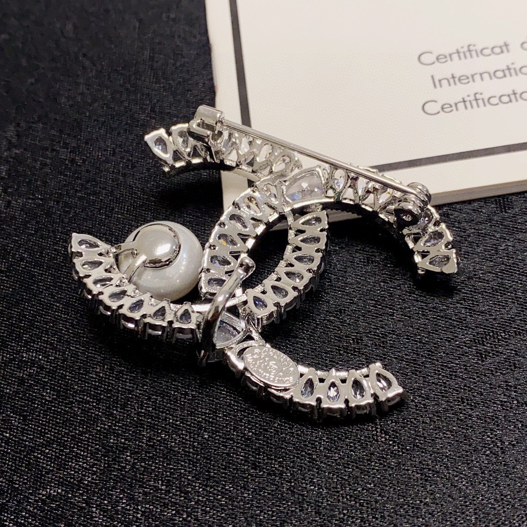 Chanel Pin: Latest White Diamond Version with Freshwater Pearl, Essential Women’s Ornament - 图片 5