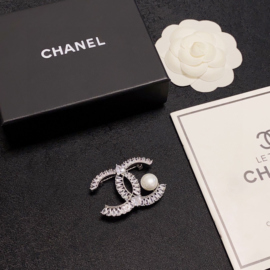 Chanel Pin: Latest White Diamond Version with Freshwater Pearl, Essential Women’s Ornament - 图片 9