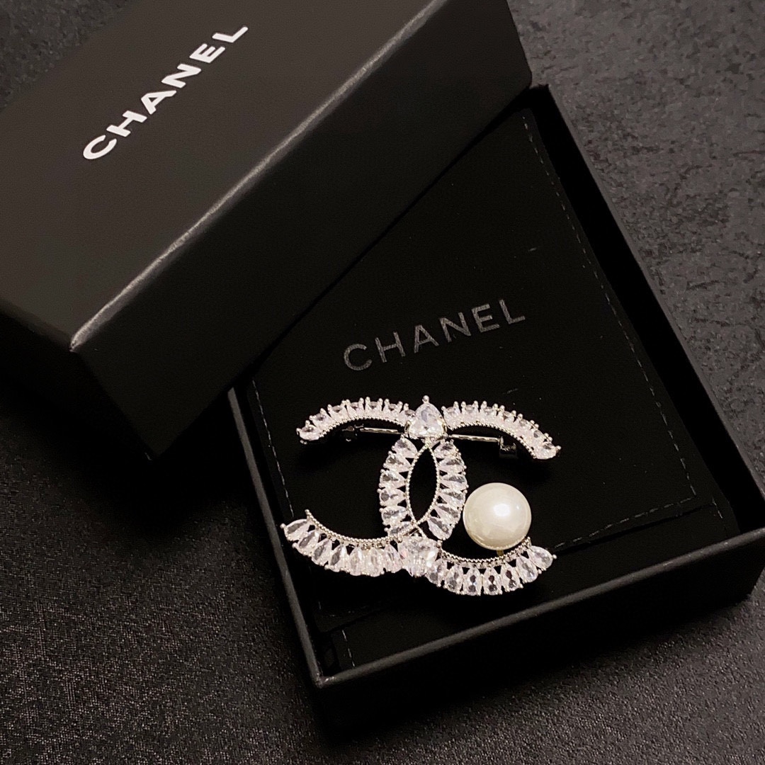 Chanel Pin: Latest White Diamond Version with Freshwater Pearl, Essential Women’s Ornament - 图片 6