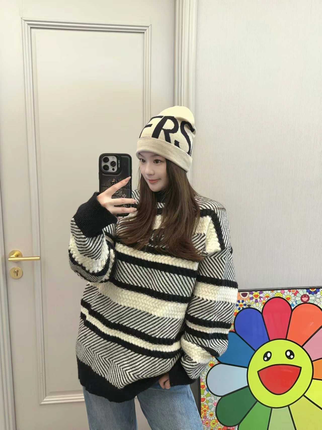 NO:214257,50 with dust bag, official website synchronous model, the latest Versace Versace [Love] wool knitted hat, original single replica of the official website. Very soft and skin-friendly, very elastic, textured and very versatile style~ very warm, essential artifact for autumn and winter, universal for men and women, can be worn for any head circumference. I sincerely recommend hats, fisherman hats, baseball hats, knitted hats, hats, versace, versace, espadrilles, hats1986090950配防尘袋、官网同步款,最新范思哲Versace[爱心]羊毛针织帽,官网原单复刻.非常柔软亲肤,弹性很好有质感又非常百搭的款式~非常保暖的 ,秋冬必备神器,男女通用,任何头围都可以佩戴.真心推荐帽子渔夫帽棒球帽针织帽,帽子,versace,versace,espadrilles,hats,hat