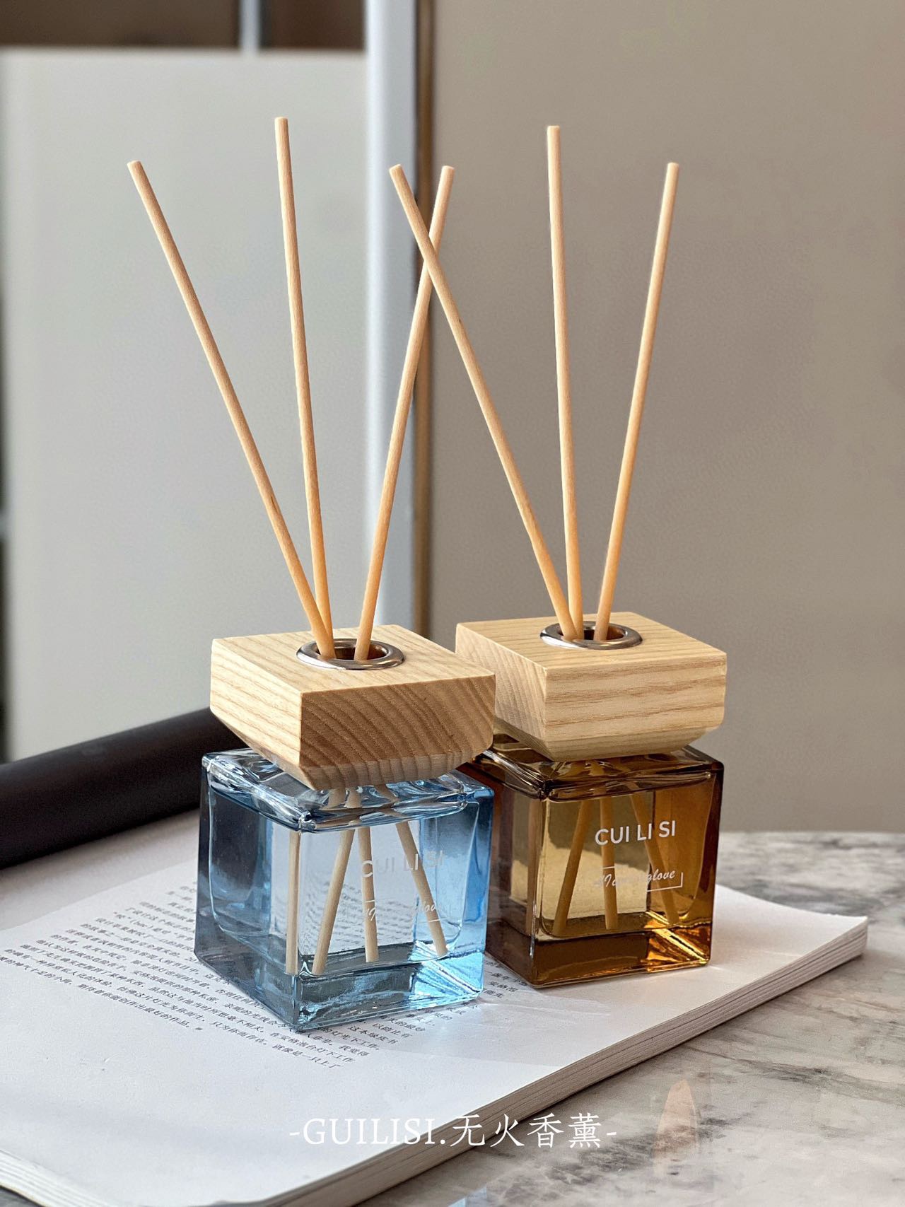 Flameless reed diffuser designed for slow, consistent fragrance - Comprehensive 3