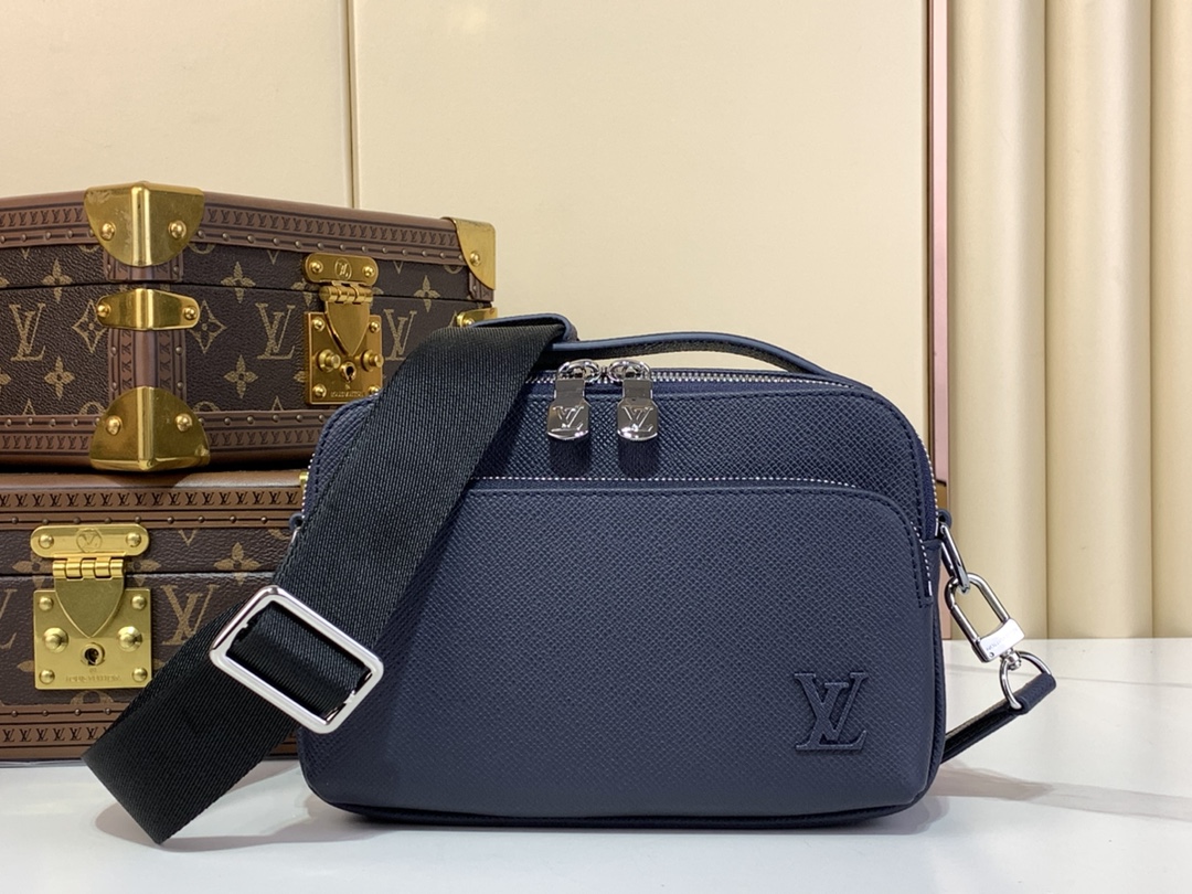 Louis Vuitton LV Avenue Borse Messenger Blu scuro Taiga Fashion m11657