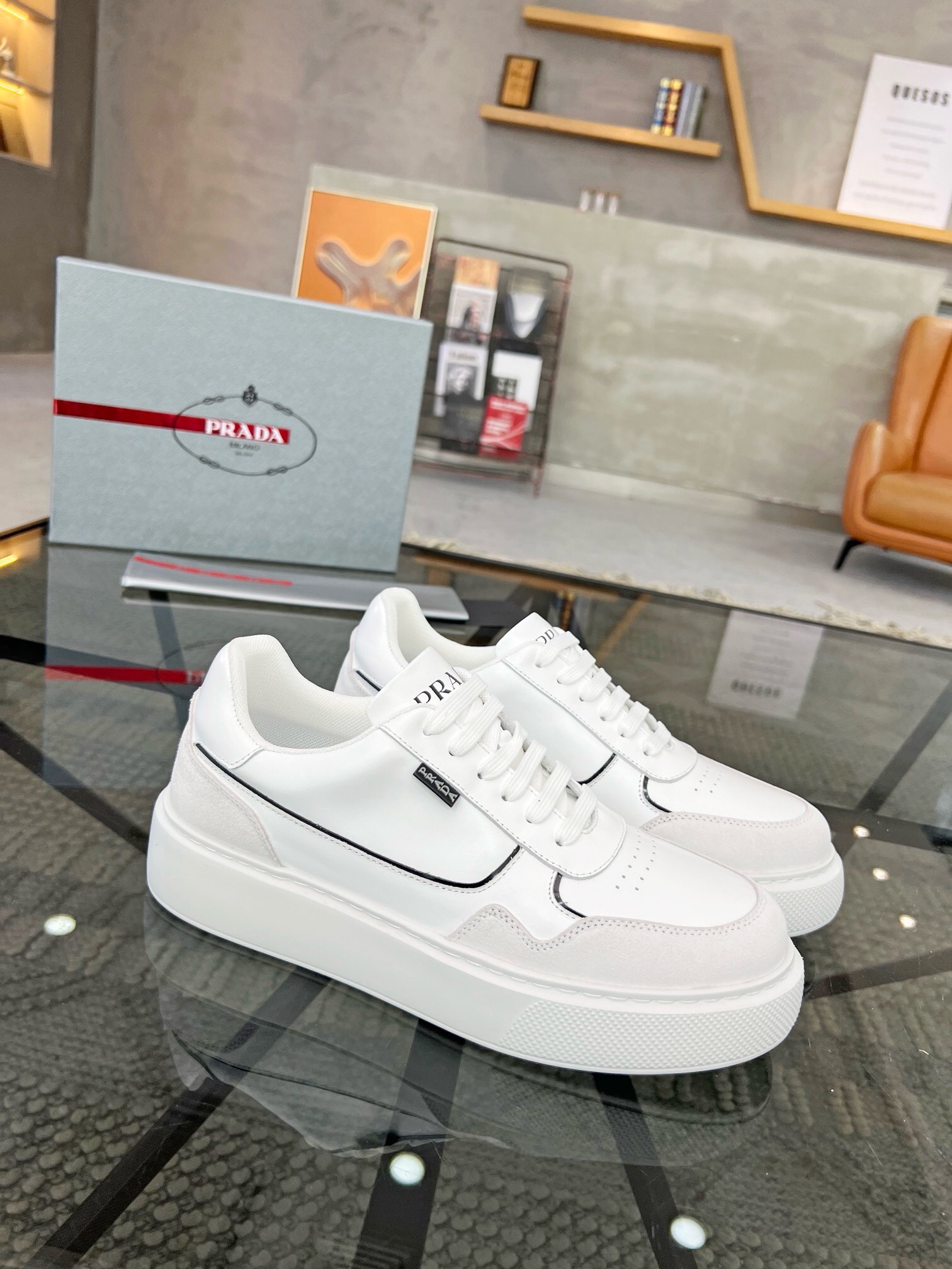 NO:219597,Brand P R A D A Color Original Color Pair Number 39-44 Customized 38.45 Price Material Prada New Product Original Single-Custom Low-top Casual Sports Shoes!  The upper is made of original cowhide with cowhide inner lining. The original molded sole of cowhide is made of high quality. Prada, prada, sneakers, cowhide19860909品牌P R A D A 颜色原版配色 码数39-44定做38.45 价格 材质普拉达新品原单货低帮休闲运动鞋！鞋面采用原版牛皮搭配牛皮内里 牛皮垫脚原版开模大底、高品质值得拥有,普拉达,prada,sneakers,cowhide,Men's shoes