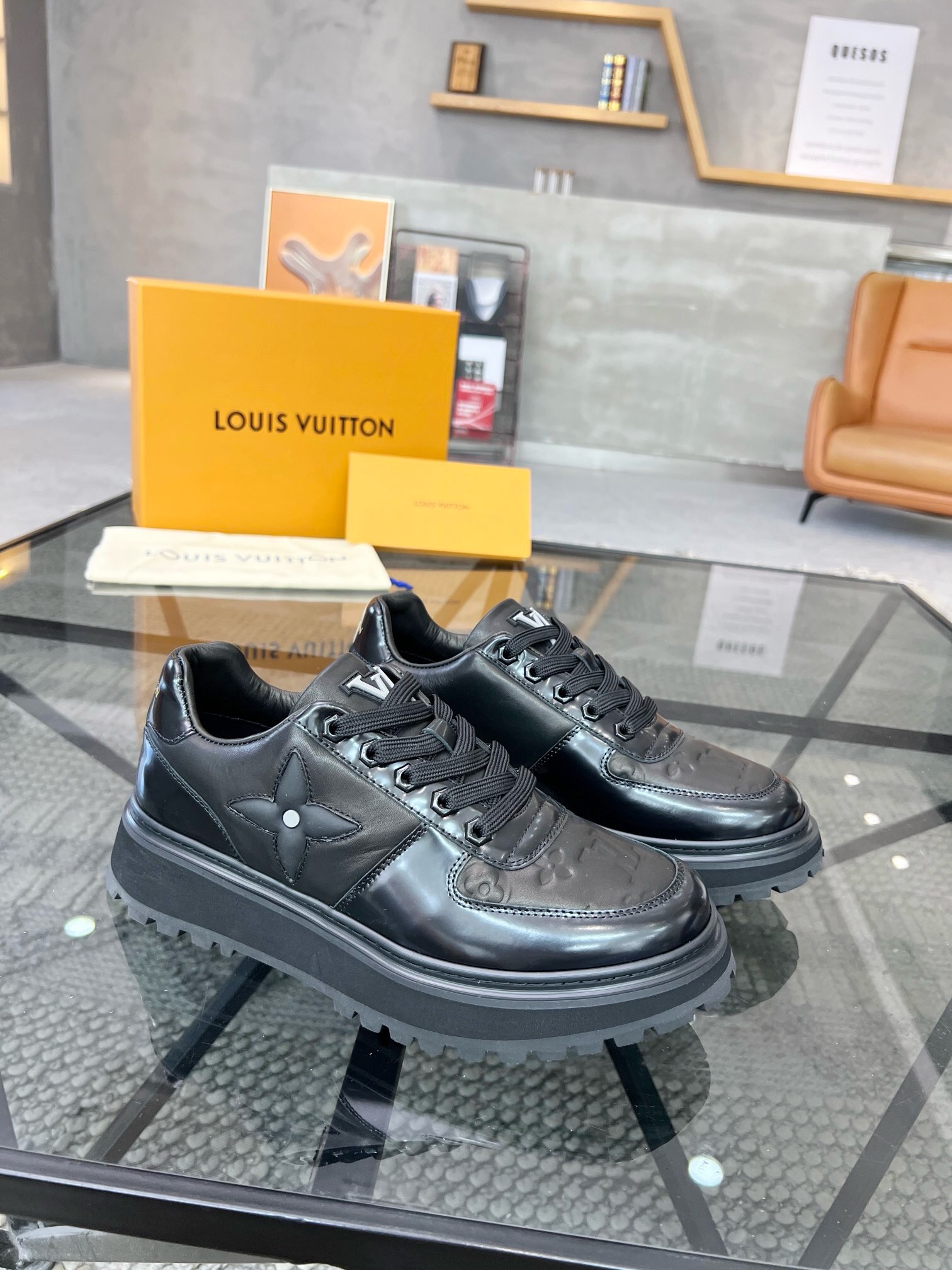 NO:217421,Brand LOUIS VUITTON original color matching code number 38-44 customized 45 price material Louis Vuitton new casual shoes!  Original single quality 1:1, the upper is made of imported cowhide, cowhide, inner style, full of dynamic original LV outsole, simple and generous, Louis Vuitton, louis vuitton, louis vuitton, louis vuitton, louis vuitton, cowhide19860909品牌LOUIS VUITTON 颜色原版配色 码数38-44定做45 价格 材质路易威登新款休闲鞋！原单品质1:1制作 鞋面采用进口牛皮牛皮垫脚牛皮内里版型时尚 动感十足原版LV大底上脚 简单 大方,路易威登,louis vuitton,louis vuitton,louis vuitton,cowhide,Men's shoes
