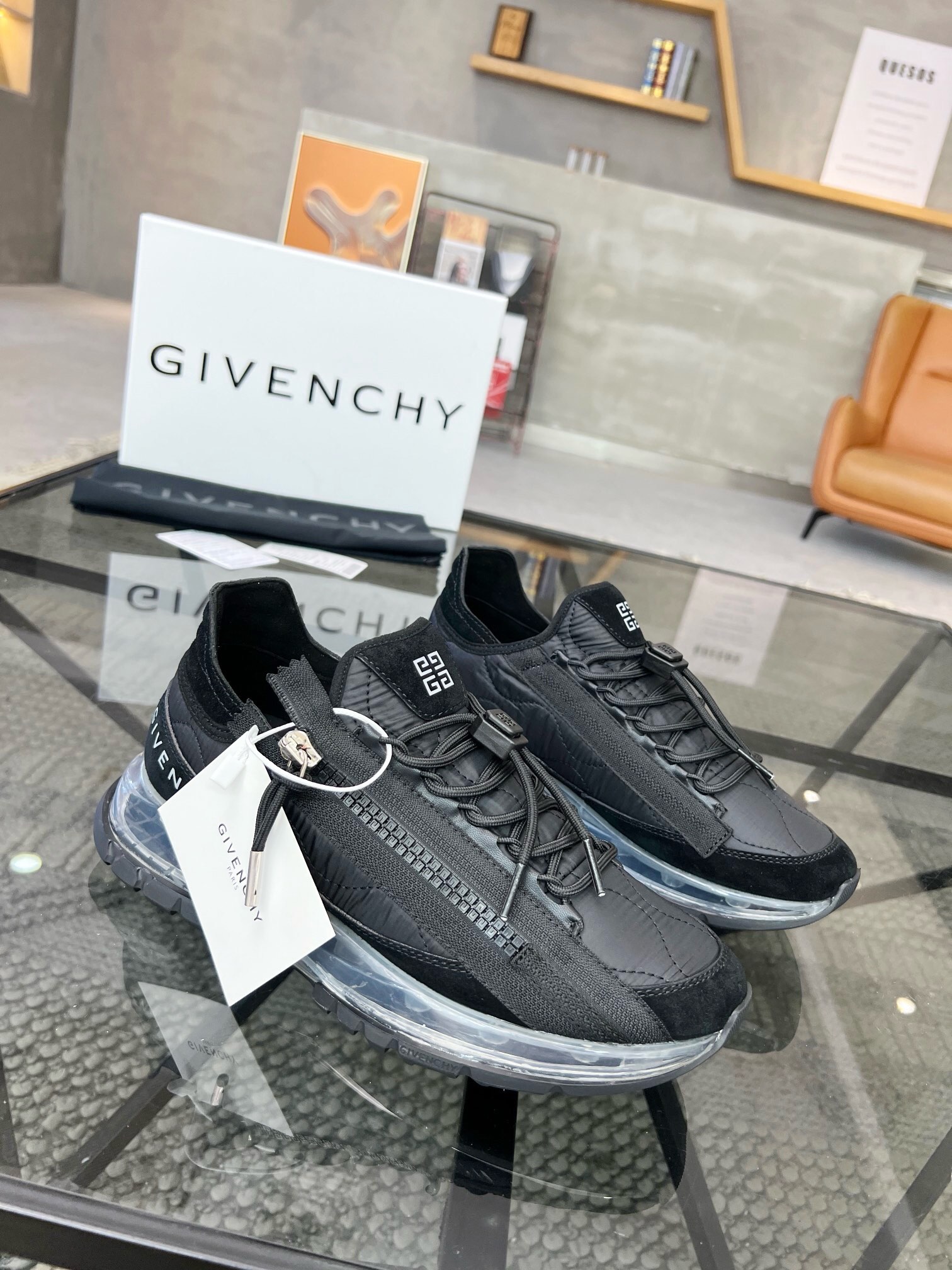 NO:218841,Brand GIVENCHY Color Original Color Number 39-44 Customized 38.45 Price Material Givenchy Top-grade Original Product!  The upper of the high-quality sports shoes is made of cowhide spliced ​​fabric and breathable mesh fabric inner cowhide feet, original air cushion outsole, fashionable, simple and elegant style, versatile, Givenchy casual shoes, given, given, given, sneakers, cowhide19860909品牌GIVENCHY 颜色 原版配色 码数39-44定做38.45 价格 材质纪梵希顶级·原单货！精品好货运动鞋鞋面采用牛皮拼接布面料透气网布内里 牛皮垫脚 原版气垫大底 版型时尚简洁大方 百搭款,纪梵希休闲鞋,givenchy,givenchy,sneakers,cowhide,Men's shoes
