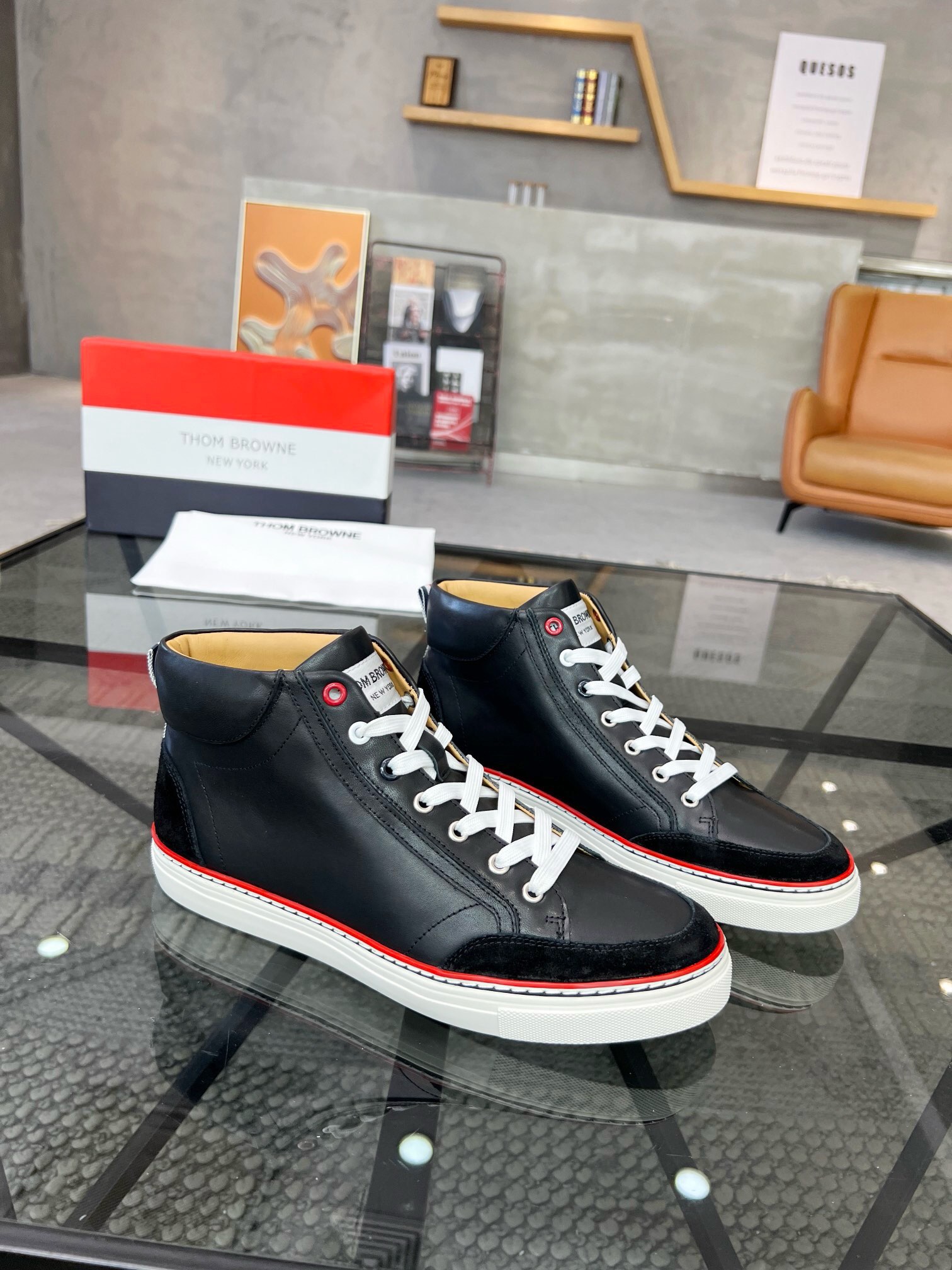 NO:218845,Brand THOM BROWNE Color Original Color Pair Number 39-44 Customized 38.45 Price Material Tom Brown New Product High Top Casual Shoes!  Original single quality Top development latest official website [THOM BROWNE (Tom Brown) [Delivery] Original single hot upper uses fabric, inner ox shoe body accessories open one to one, counter quality, you are still worried about wearing shoes, then you are your best choice for sports, casual, TB-Tom Brown, thom browne19860909品牌THOM BROWNE 颜色原版配色 码数39-44定做38.45 价格 材质汤姆·布朗新品 高帮 休闲鞋！原单品质 顶级开发最新官网【THOM BROWNE（汤姆.布朗）[得意]原单爆款鞋面采用布面 内里牛里鞋身配件一比一开模 专柜品质 亲们你还为穿着搭配鞋发愁那这款鞋你就是你不二的选择运动 休闲两不误,TB-汤姆布朗,thom browne,Men's shoes