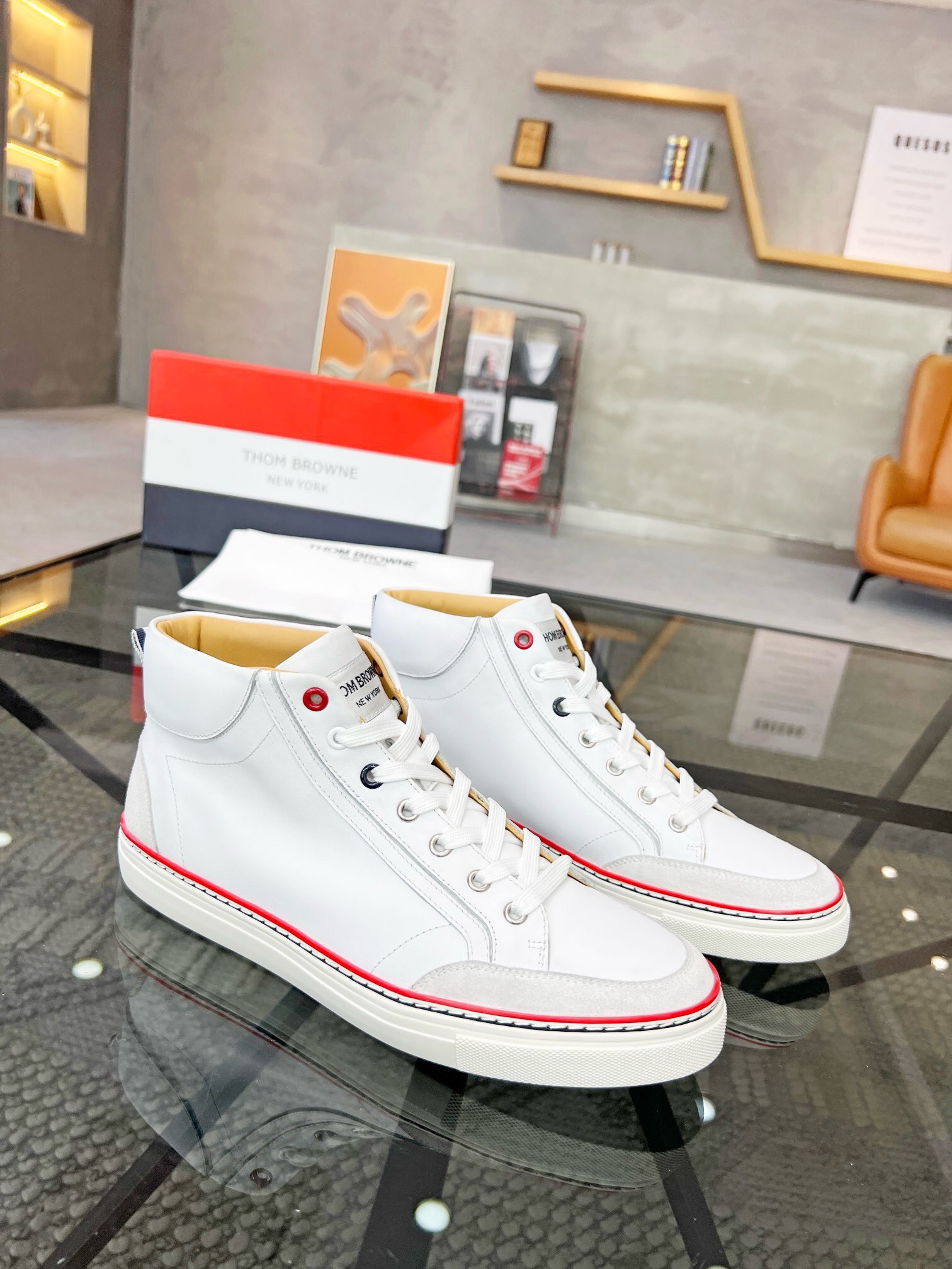 NO:217269,Brand THOM BROWNE Color Original Color Pair Number 39-44 Customized 38.45 Price Material Tom Brown New Product High Top Casual Shoes!  Original single quality Top development latest official website [THOM BROWNE (Tom Brown) [Delivery] Original single hot upper uses fabric, inner ox shoe body accessories open one to one, counter quality, you are still worried about wearing shoes, then you are your best choice for sports, casual, TB-Tom Brown, thom browne19860909品牌THOM BROWNE 颜色原版配色 码数39-44定做38.45 价格 材质汤姆·布朗新品 高帮 休闲鞋！原单品质 顶级开发最新官网【THOM BROWNE（汤姆.布朗）[得意]原单爆款鞋面采用布面 内里牛里鞋身配件一比一开模 专柜品质 亲们你还为穿着搭配鞋发愁那这款鞋你就是你不二的选择运动 休闲两不误,TB-汤姆布朗,thom browne,Men's shoes