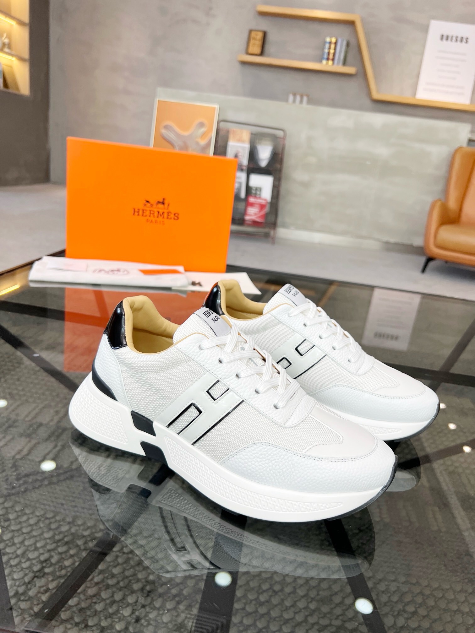 NO:219579,Brand HERMES original color matching, size 39-44 customized 38.45 price, material, new style of Hermes, boutique, casual sports shoes, imported cowhide upper, imported cowhide, leather footbed, fashionable, dynamic original, Hermes comfortable sole, simple and generous sports and leisure, Hermes casual shoes, hermes, hermes, sneakers, cowhide19860909品牌HERMES 颜色原版配色 码数39-44定做38.45 价格 材质爱马仕新款 精品 休闲运动鞋 鞋面进口牛皮打造牛皮内里 牛皮垫脚 版型时尚 动感十足原版 爱马仕舒适大底 简洁大方运动休闲,爱马仕 休闲鞋,hermes,hermes,sneakers,cowhide,Men's shoes