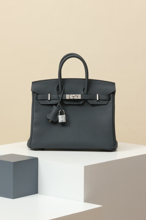 Elegant Togo Leather Handbag in Haze Gray | BK25 Style 1 Elegant Togo Leather Handbag in Haze Gray | BK25 Style