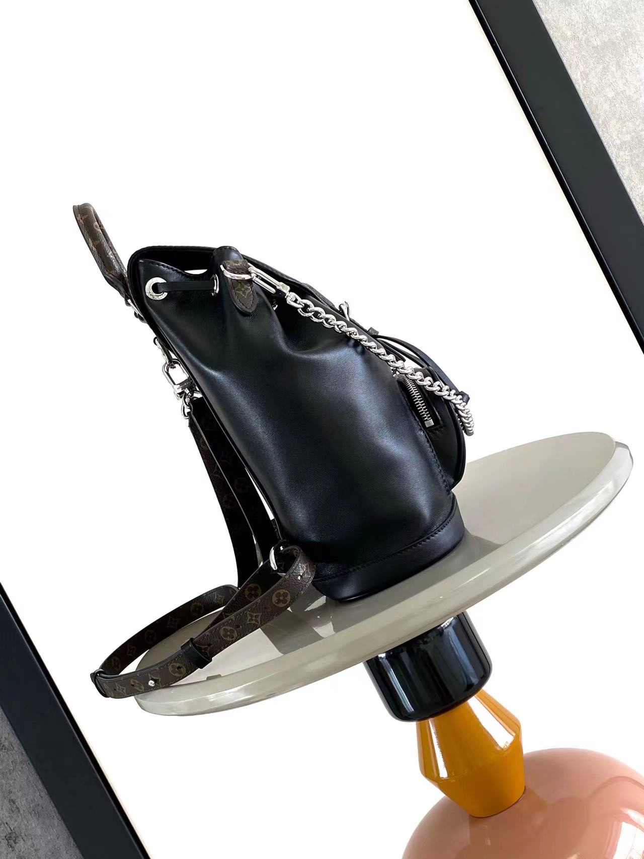 [Backpacks][Montsouris Small Backpack] Black leatherIncorporate Monogram de