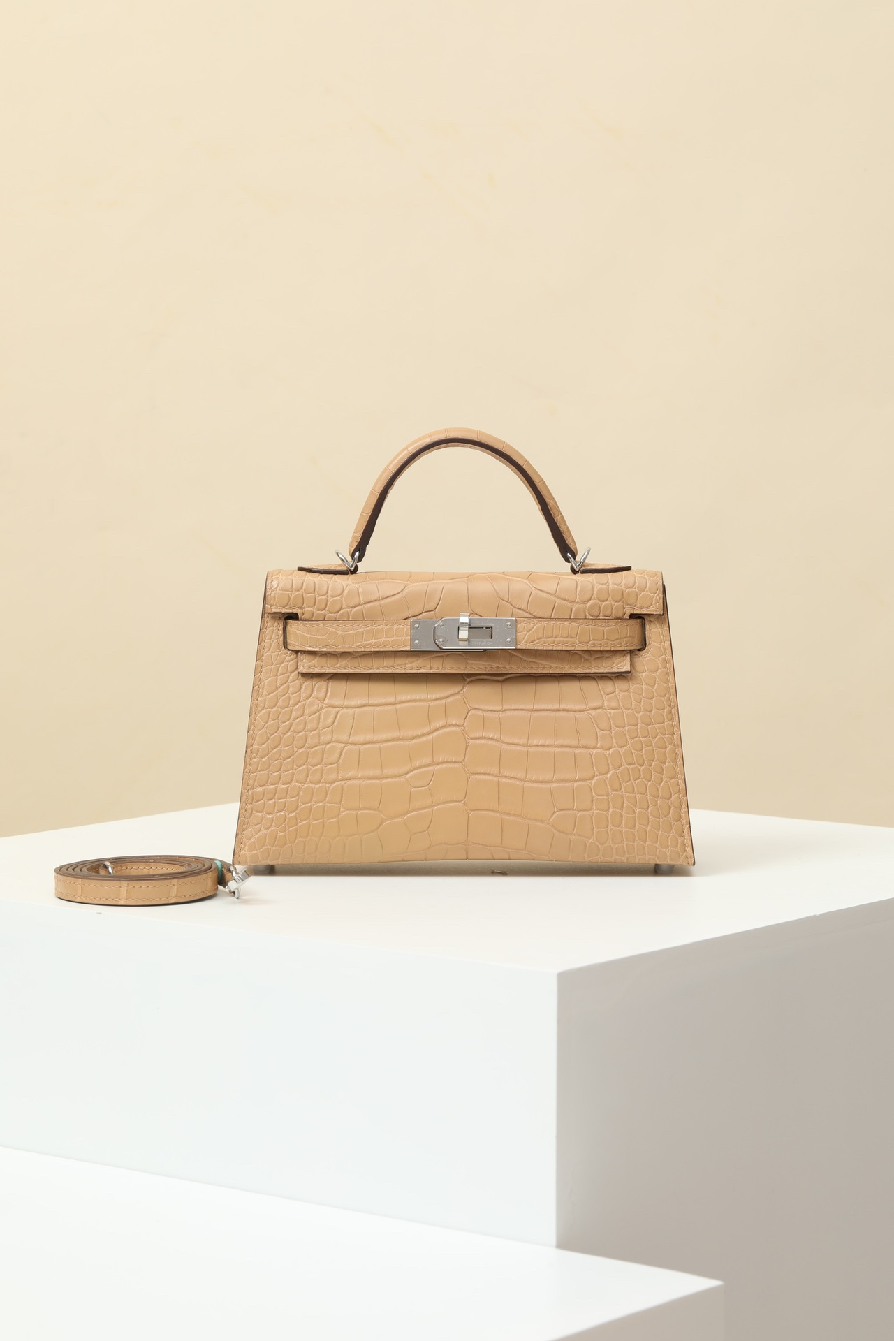 Hermes Kelly Bolsos de mano Bolsos cruzados y bandoleras Color del té con leche Mini