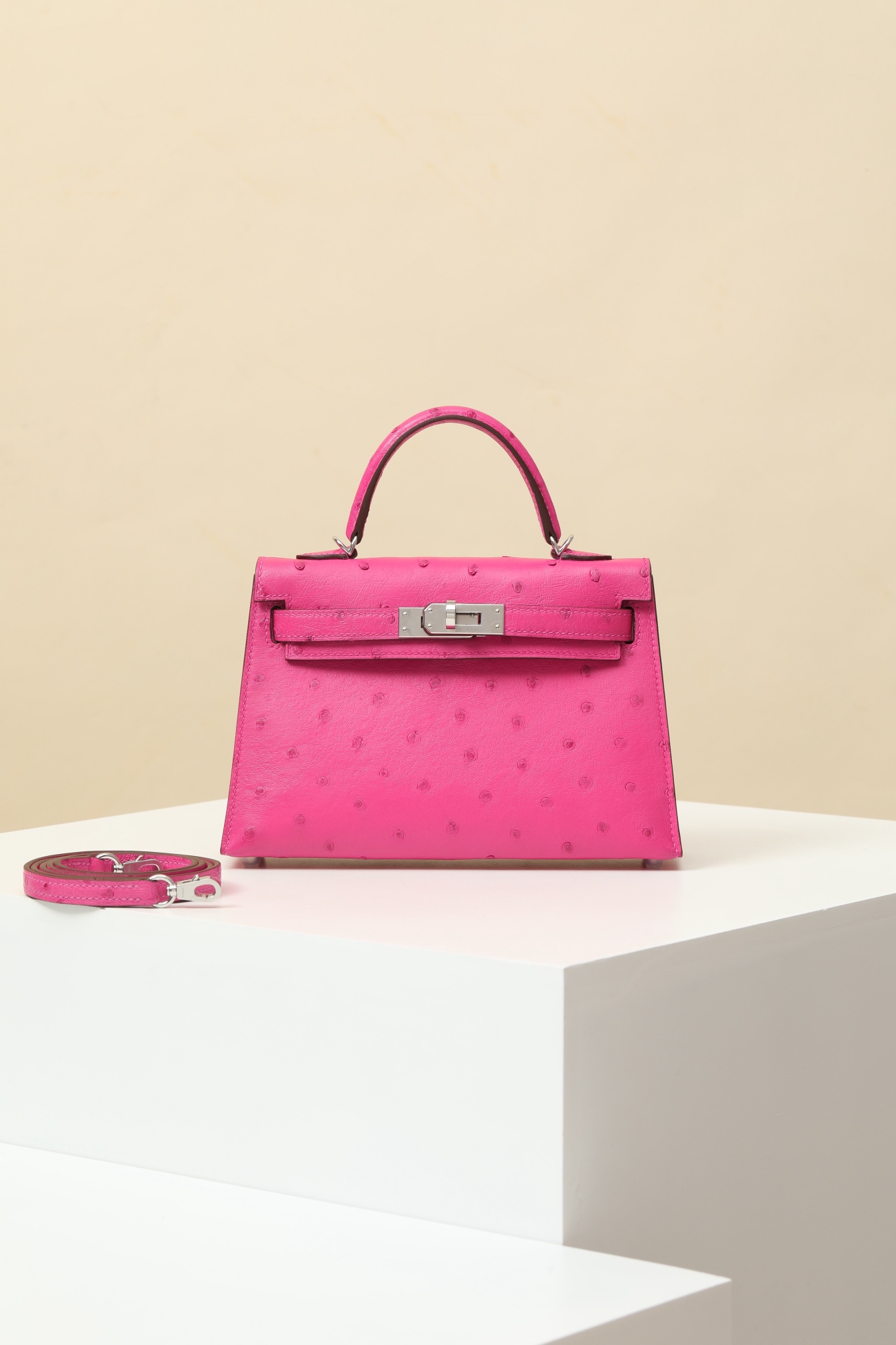 Hermes Kelly Borsette Borse Crossbody & Borse a Tracolla Rosa Cuoio di struzzo Mini