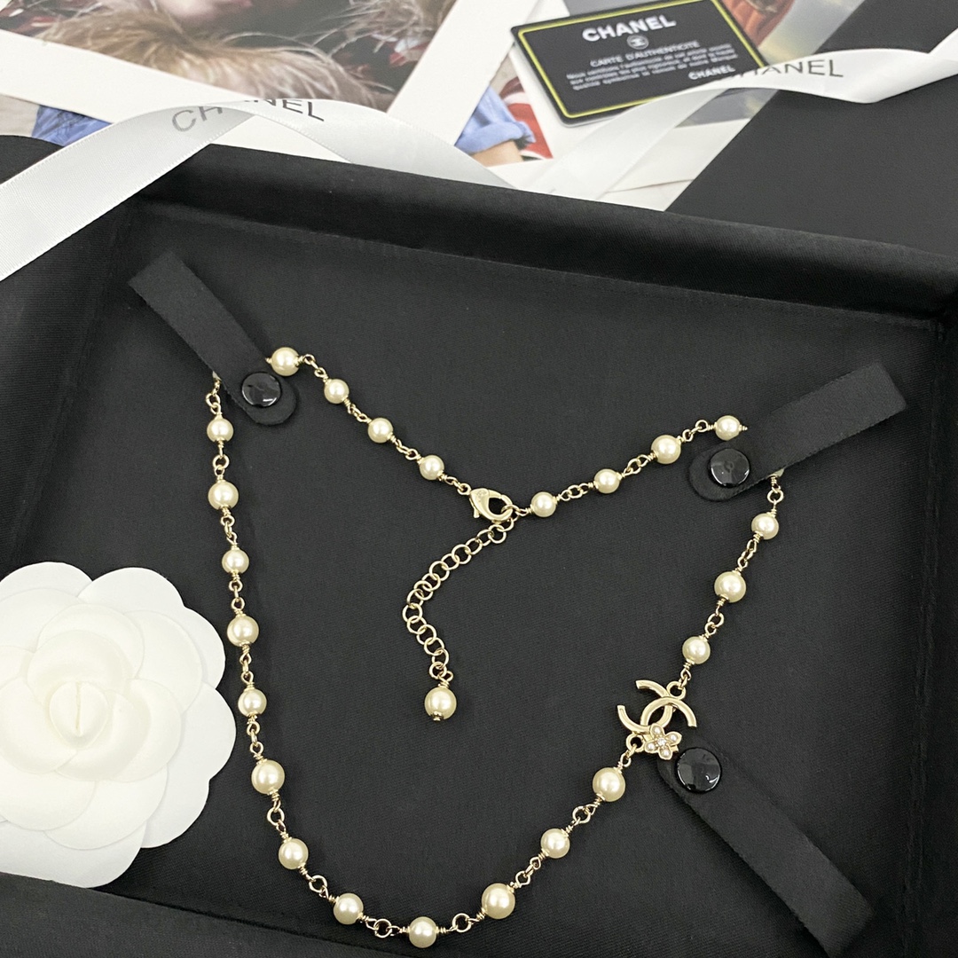 Chanel Women's Flower Double C Pearl Necklace, Elegant and Luxurious 8 i1728190088 8929 6
