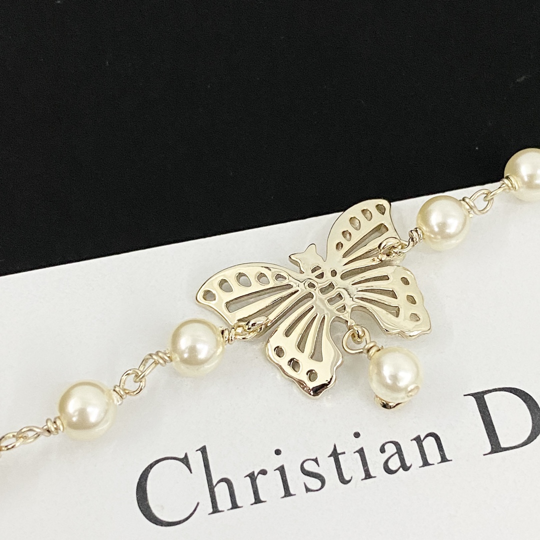 Elegant Dior Butterfly Pearl Necklace - Timeless Style for Women 6 i1728198838 1433 4