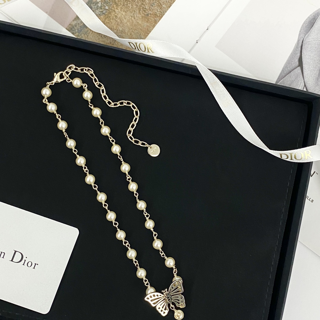 Elegant Dior Butterfly Pearl Necklace - Timeless Style for Women 5 i1728198838 2998 3