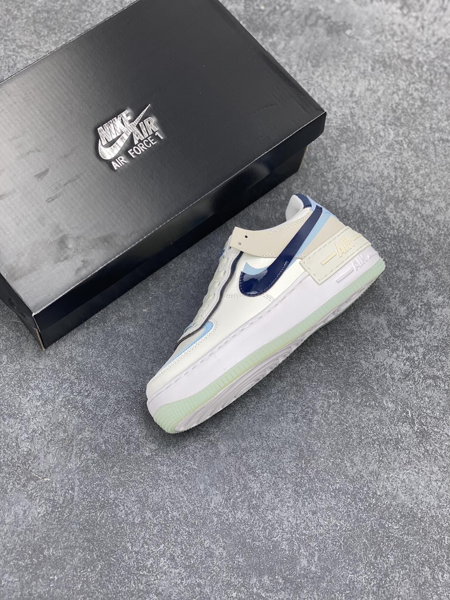 图片[7]-NK Air Force 1 Shadow 轻量增高低帮百搭板鞋\”拼接马卡龙\” 全新少女系解构主义设计双层轻量EVA发泡中底+防滑RB橡胶外圈底鞋底 原楦头原纸板 打造纯正空军版型 专注外贸渠道 全掌内置蜂窝气垫 原盒配件 原厂中底钢印、拉帮完美 货号： DZ1847-107 尺码：35.5 36 36.5 37.5 38 38.5 39 40-选品中心