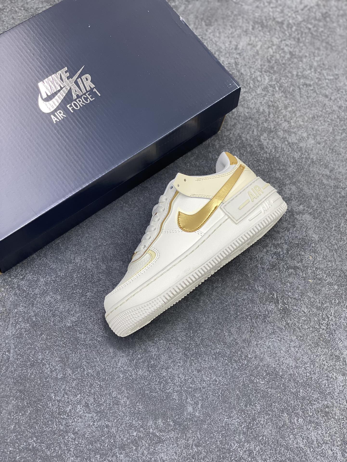 图片[7]-NK Air Force 1 Shadow 轻量增高低帮百搭板鞋\”拼接马卡龙\” 全新少女系解构主义设计双层轻量EVA发泡中底+防滑RB橡胶外圈底鞋底 原楦头原纸板 打造纯正空军版型 专注外贸渠道 全掌内置蜂窝气垫 原盒配件 原厂中底钢印、拉帮完美 货号： DZ1847-108 尺码：35.5 36 36.5 37.5 38 38.5 39 40-选品中心