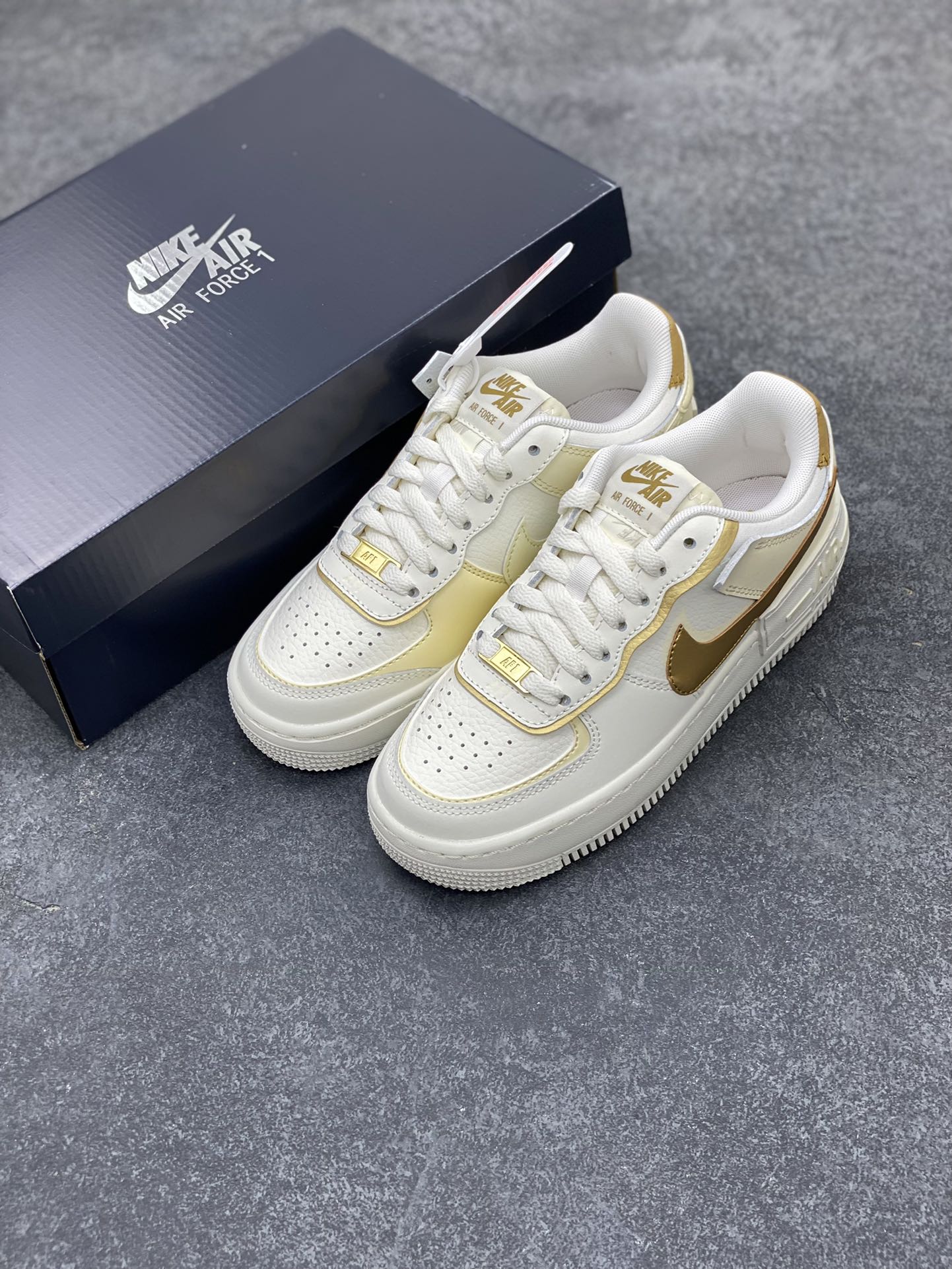 图片[8]-NK Air Force 1 Shadow 轻量增高低帮百搭板鞋\”拼接马卡龙\” 全新少女系解构主义设计双层轻量EVA发泡中底+防滑RB橡胶外圈底鞋底 原楦头原纸板 打造纯正空军版型 专注外贸渠道 全掌内置蜂窝气垫 原盒配件 原厂中底钢印、拉帮完美 货号： DZ1847-108 尺码：35.5 36 36.5 37.5 38 38.5 39 40-选品中心