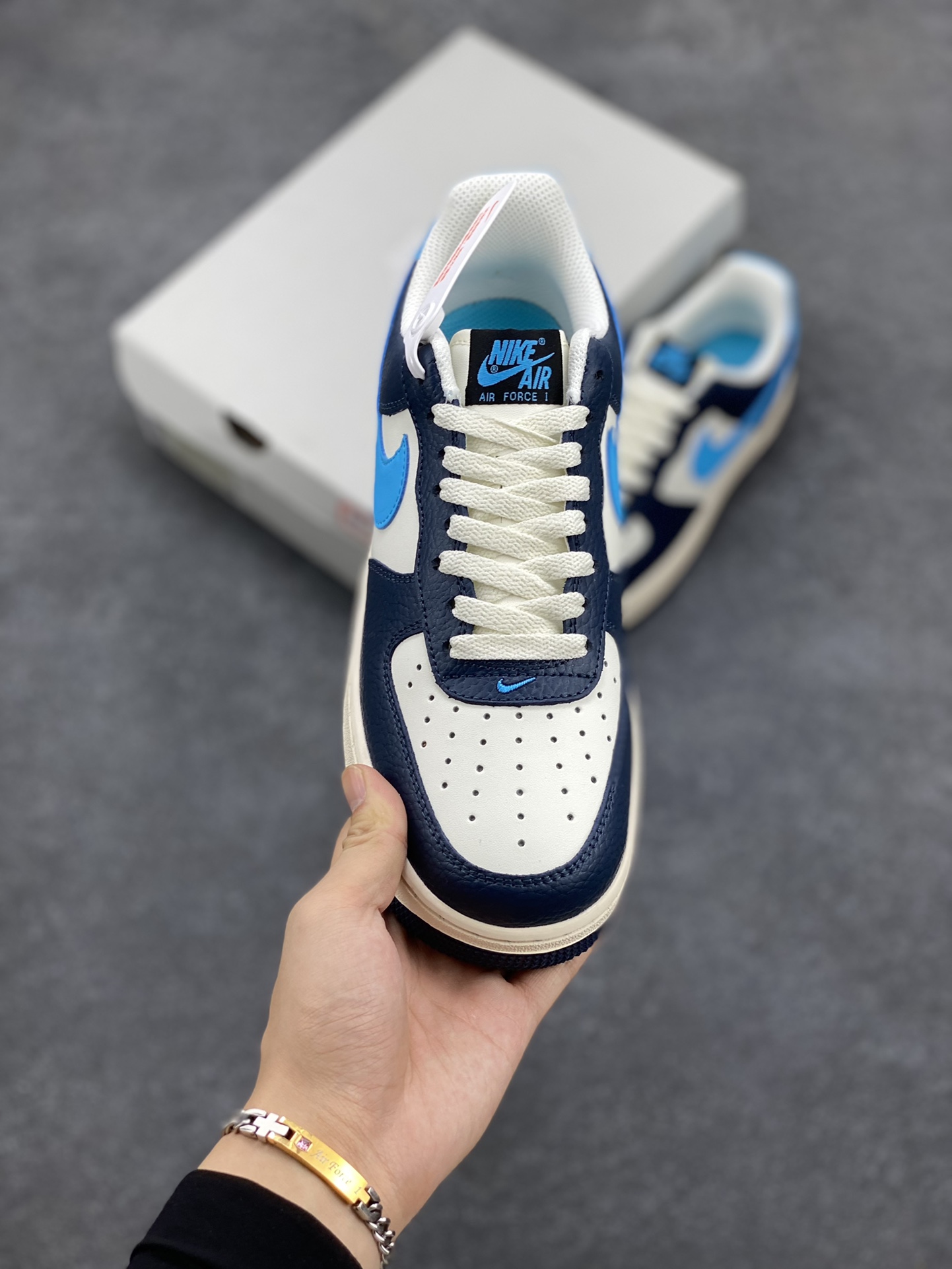 图片[2]-Nike Air Force 1 Low 07 BTS 白蓝 原楦头原纸板 打造纯正低帮空军版型 专注外贸渠道 全掌内置蜂窝气垫 原盒配件 原厂中底钢印、拉帮完美 货号：HJ9291-478 尺码：36 36.5 37.5 38 38.5 39 40 40.5 41 42 42.5 43 44 44.5 45-选品中心