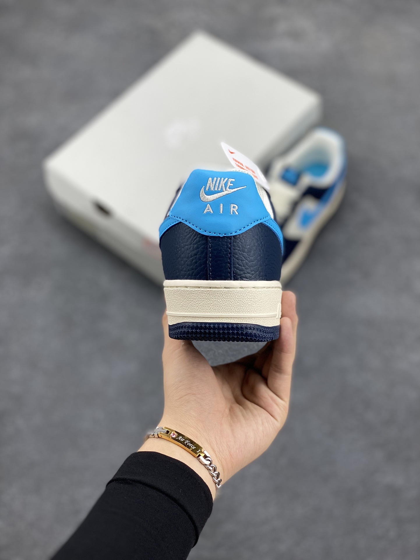 图片[4]-Nike Air Force 1 Low 07 BTS 白蓝 原楦头原纸板 打造纯正低帮空军版型 专注外贸渠道 全掌内置蜂窝气垫 原盒配件 原厂中底钢印、拉帮完美 货号：HJ9291-478 尺码：36 36.5 37.5 38 38.5 39 40 40.5 41 42 42.5 43 44 44.5 45-选品中心