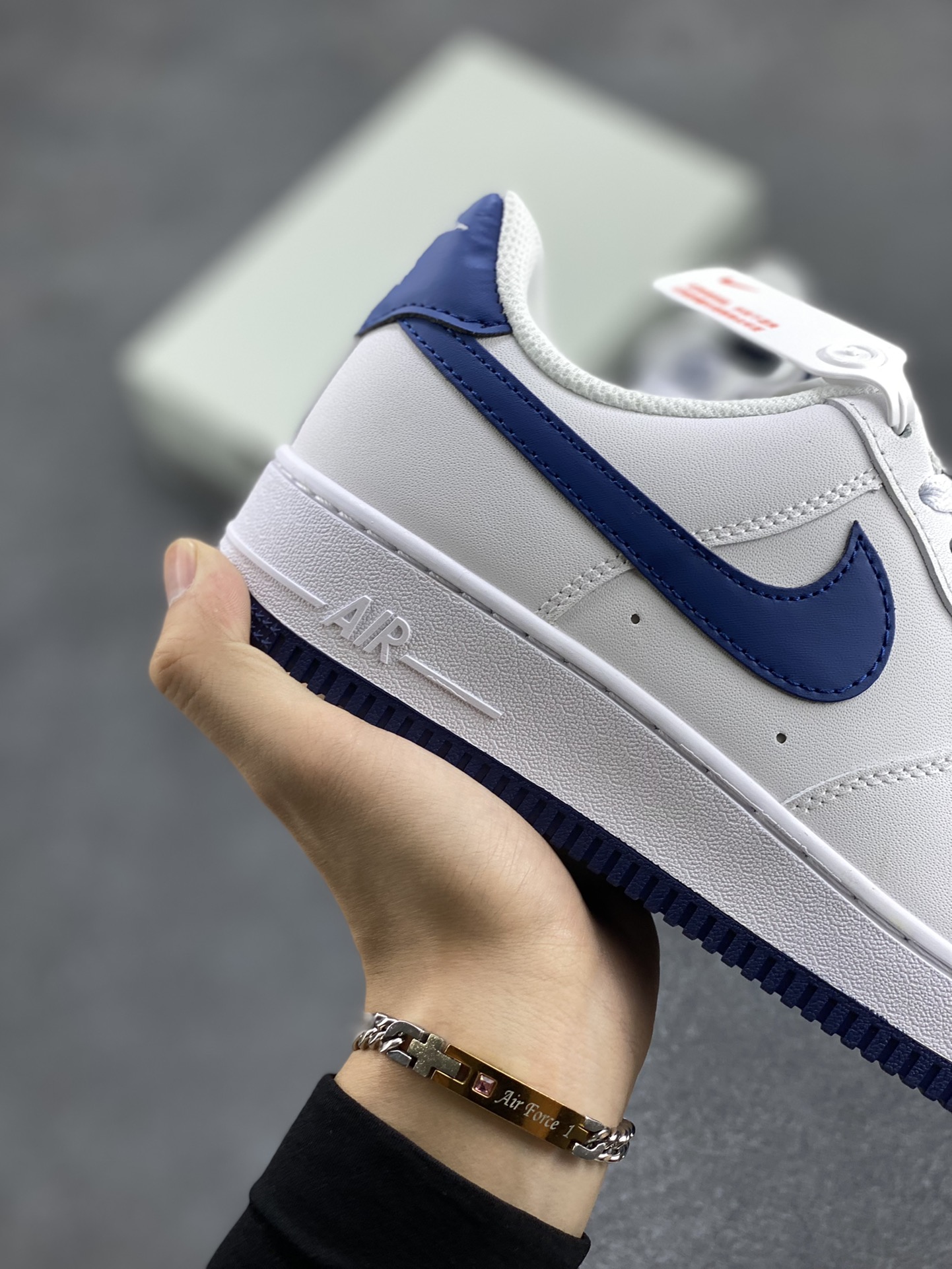 图片[6]-Nk Air Force 1\’07 Low 白深蓝 空军一号低帮休闲板鞋 原楦头原纸板 打造纯正空军版型#专注外贸渠道 全掌内置蜂窝气垫 #原盒配件 原厂中底钢印、拉帮完美 货号：FJ4146-104 尺码：36 37.5 38 39 40 41 42 43 44 45-选品中心