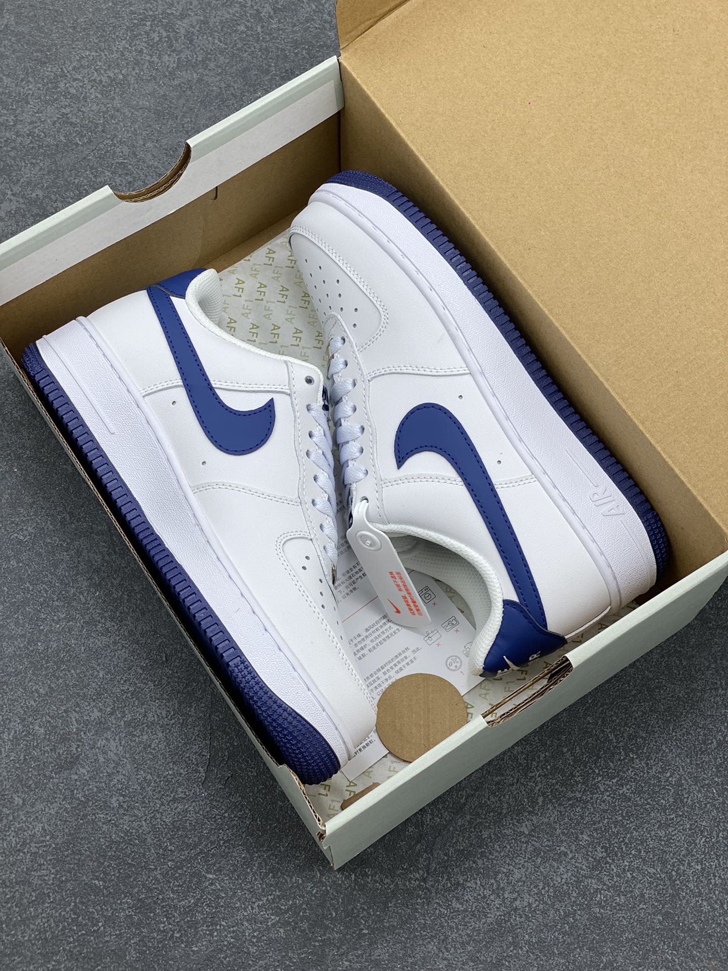 图片[9]-Nk Air Force 1\’07 Low 白深蓝 空军一号低帮休闲板鞋 原楦头原纸板 打造纯正空军版型#专注外贸渠道 全掌内置蜂窝气垫 #原盒配件 原厂中底钢印、拉帮完美 货号：FJ4146-104 尺码：36 37.5 38 39 40 41 42 43 44 45-选品中心