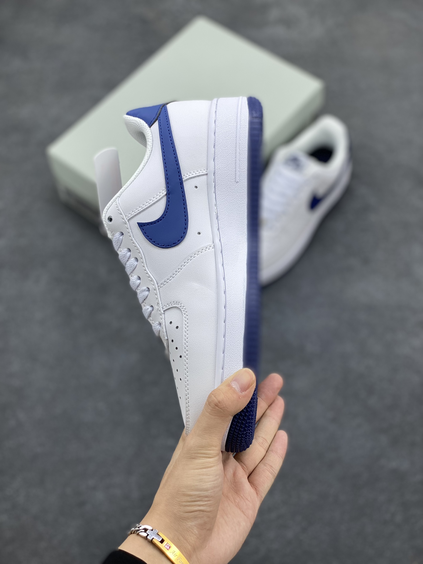 图片[3]-Nk Air Force 1\’07 Low 白深蓝 空军一号低帮休闲板鞋 原楦头原纸板 打造纯正空军版型#专注外贸渠道 全掌内置蜂窝气垫 #原盒配件 原厂中底钢印、拉帮完美 货号：FJ4146-104 尺码：36 37.5 38 39 40 41 42 43 44 45-选品中心