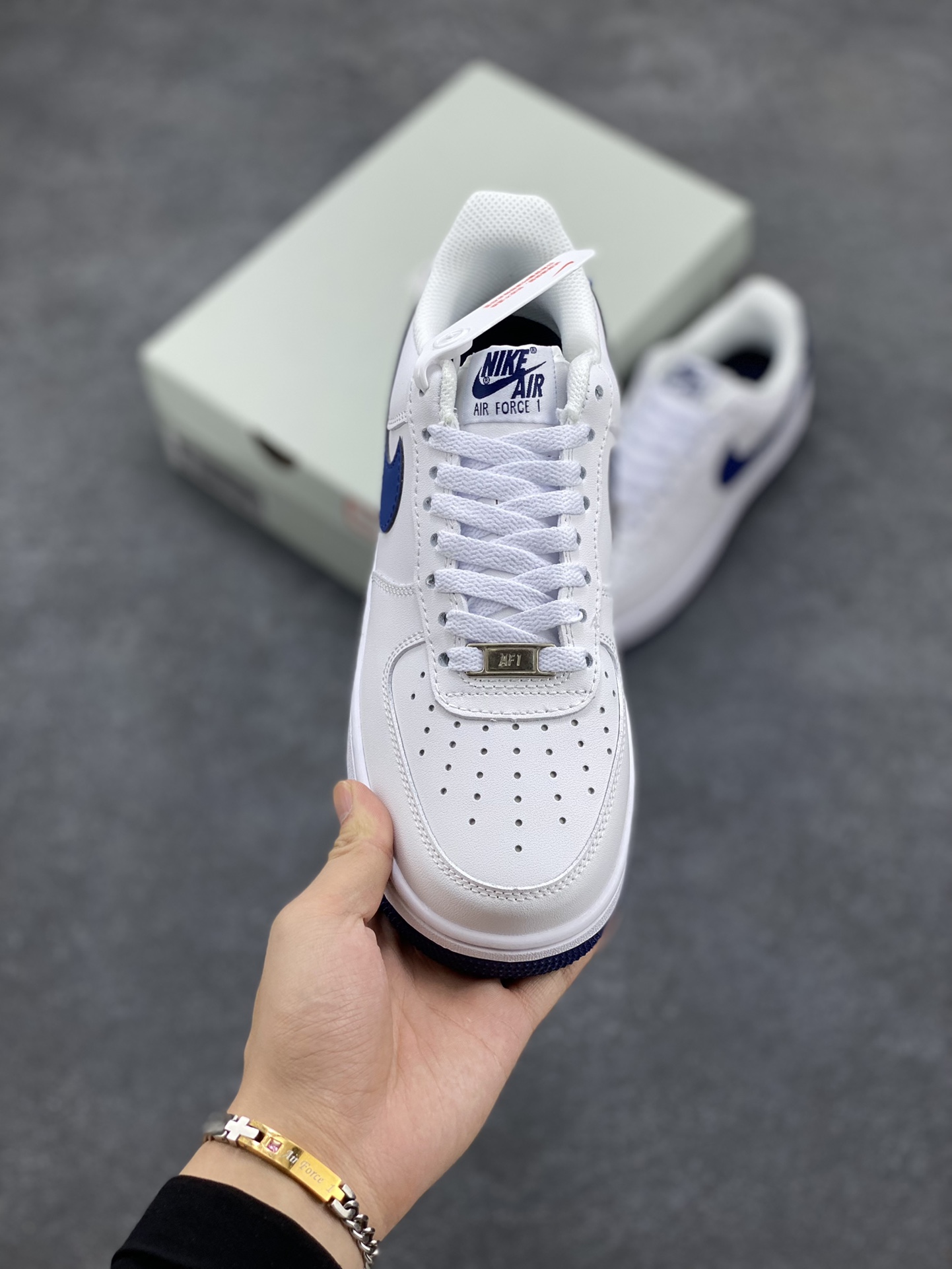 图片[2]-Nk Air Force 1\’07 Low 白深蓝 空军一号低帮休闲板鞋 原楦头原纸板 打造纯正空军版型#专注外贸渠道 全掌内置蜂窝气垫 #原盒配件 原厂中底钢印、拉帮完美 货号：FJ4146-104 尺码：36 37.5 38 39 40 41 42 43 44 45-选品中心