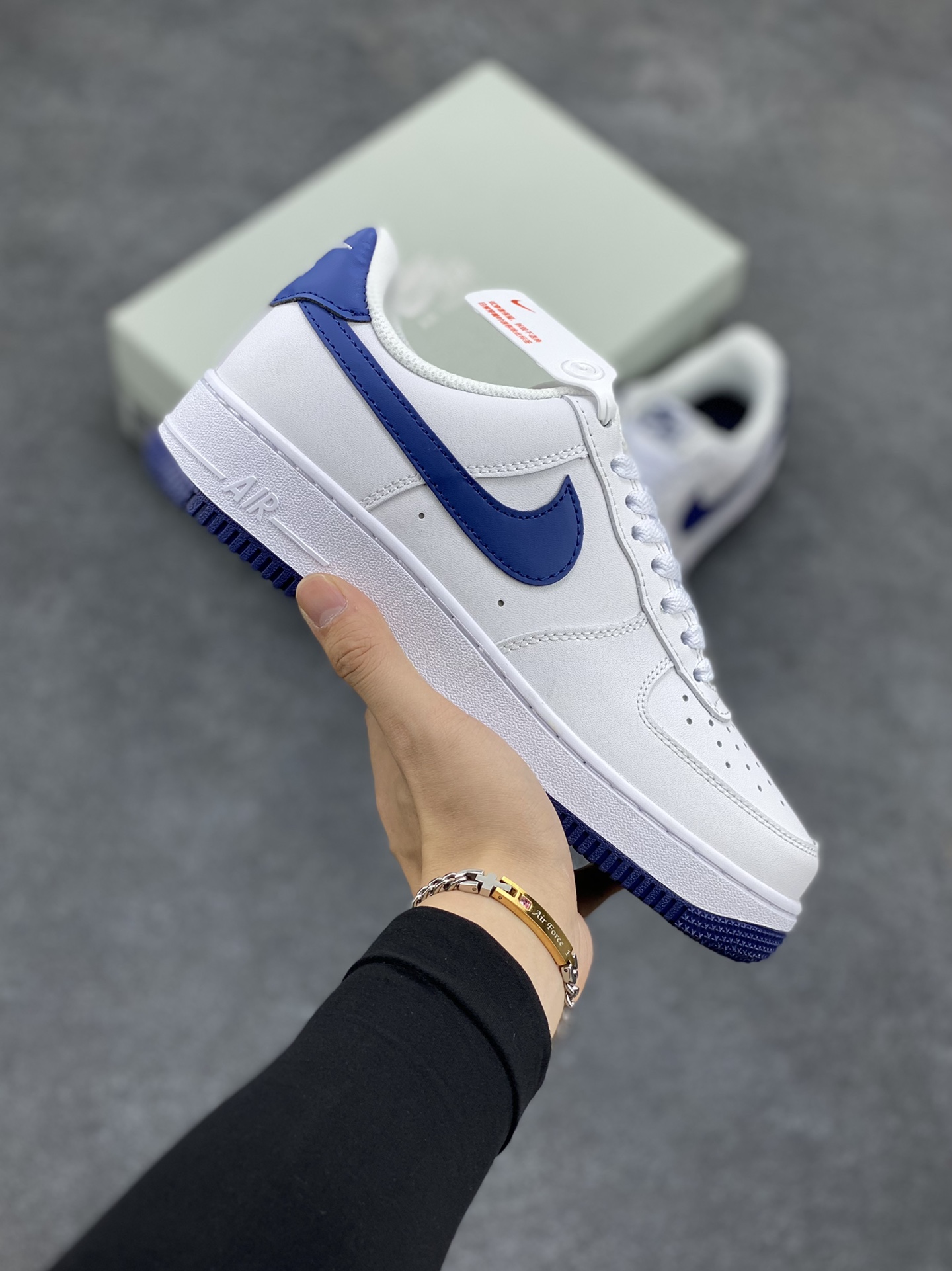 Nk Air Force 1\'07 Low 白深蓝 空军一号低帮休闲板鞋 原楦头原纸板 打造纯正空军版型#专注外贸渠道 全掌内置蜂窝气垫 #原盒配件 原厂中底钢印、拉帮完美 货号：FJ4146-104 尺码：36 37.5 38 39 40 41 42 43 44 45-选品中心