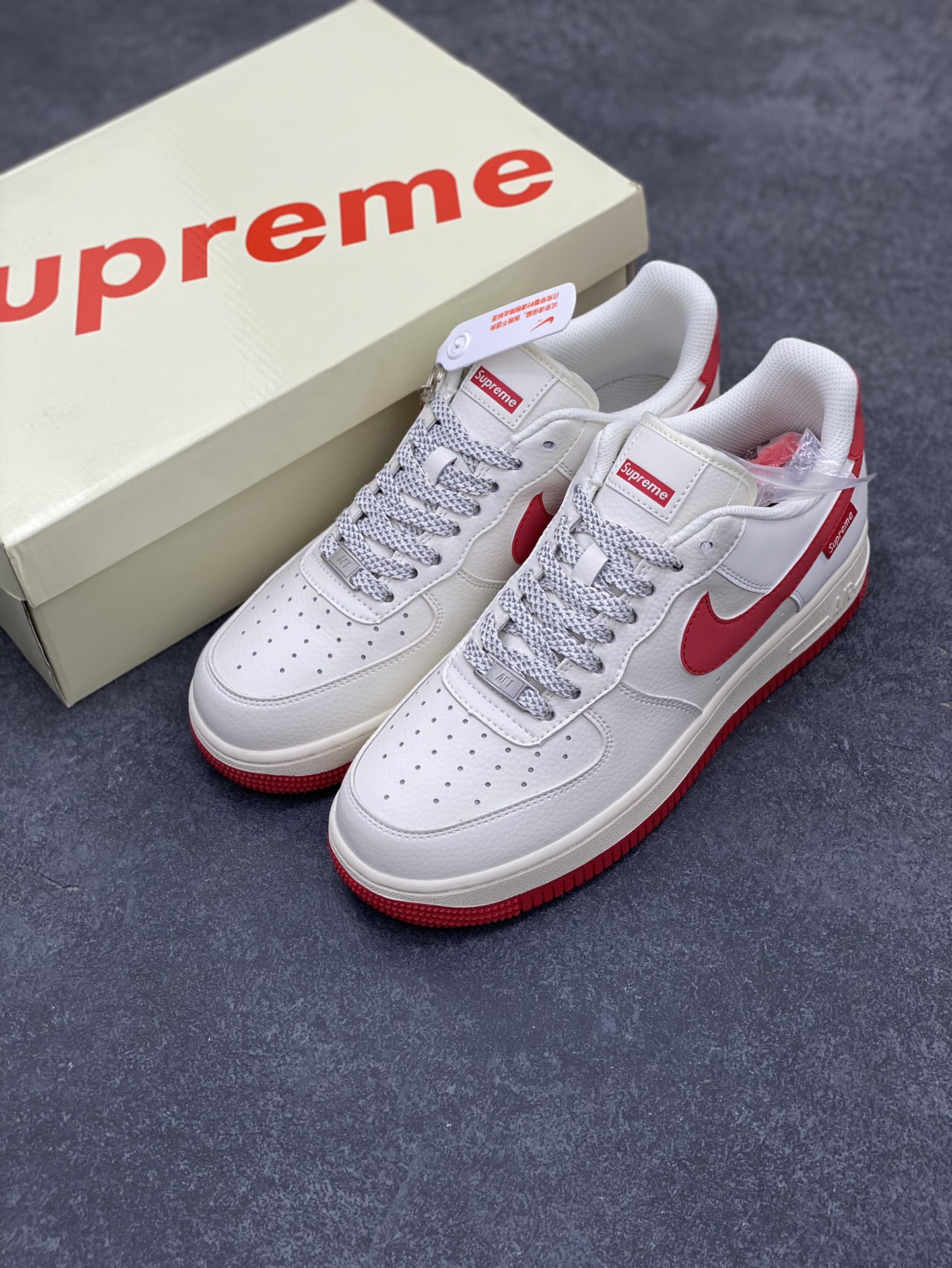 图片[8]-NIke Air Force 1 \’07 Low “Supreme联名–米红”空军一号 低帮 运动鞋 休闲鞋 折边针车 工艺难度大 原楦头原纸板 原装鞋盒 定制五金配件 内置全掌气垫 原厂鞋底 货号：HD1968-026 尺码：36 36.5 37.5 38 38.5 39 40 40.5 41 42 42.5 43 44 44.5 45-选品中心