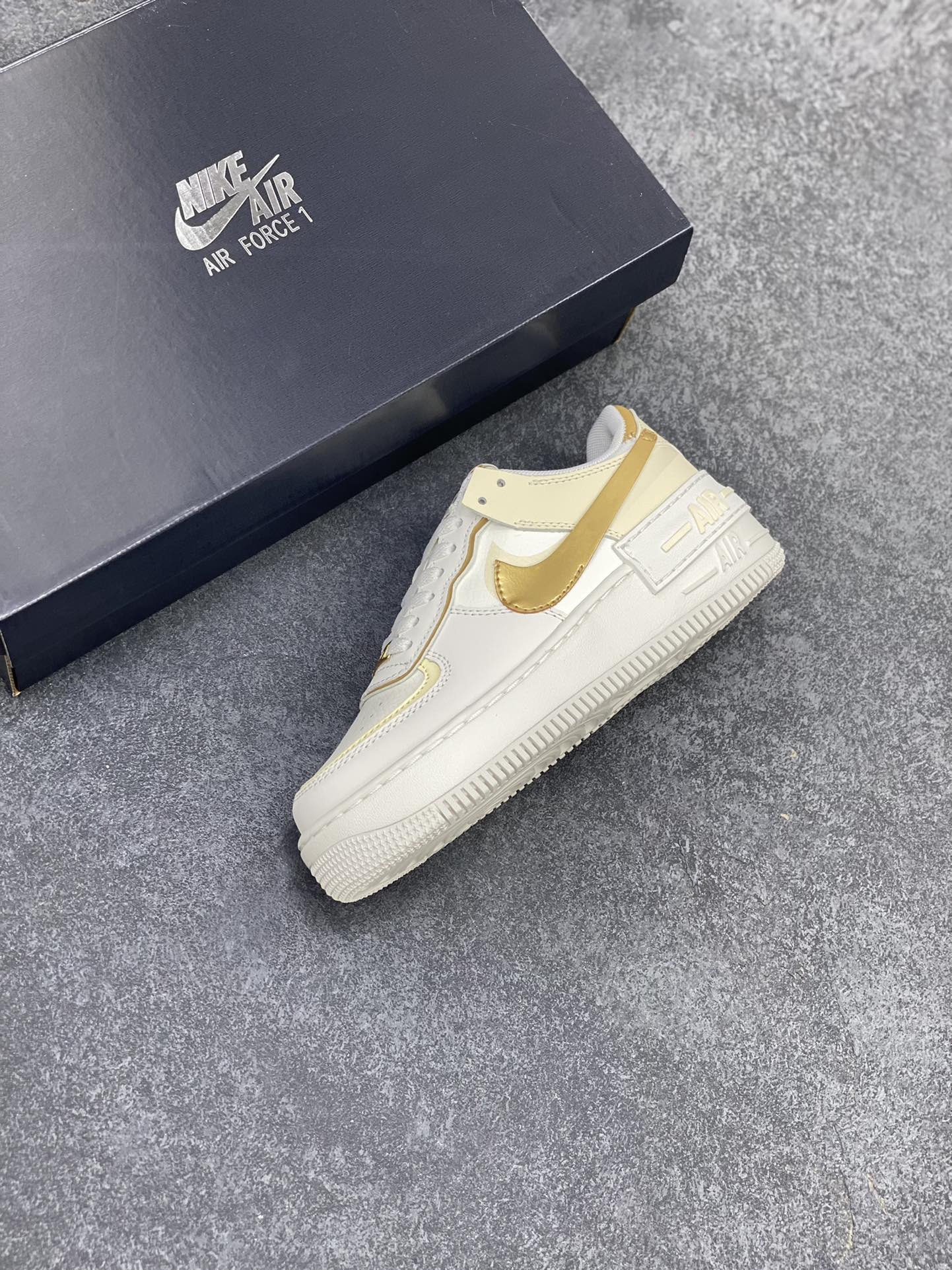 图片[7]-NK Air Force 1 Shadow 轻量增高低帮百搭板鞋\”拼接马卡龙\” 全新少女系解构主义设计双层轻量EVA发泡中底+防滑RB橡胶外圈底鞋底 原楦头原纸板 打造纯正空军版型 专注外贸渠道 全掌内置蜂窝气垫 原盒配件 原厂中底钢印、拉帮完美 货号： DZ1847-108 尺码：35.5 36 36.5 37.5 38 38.5 39 40 40.5 41 42-选品中心