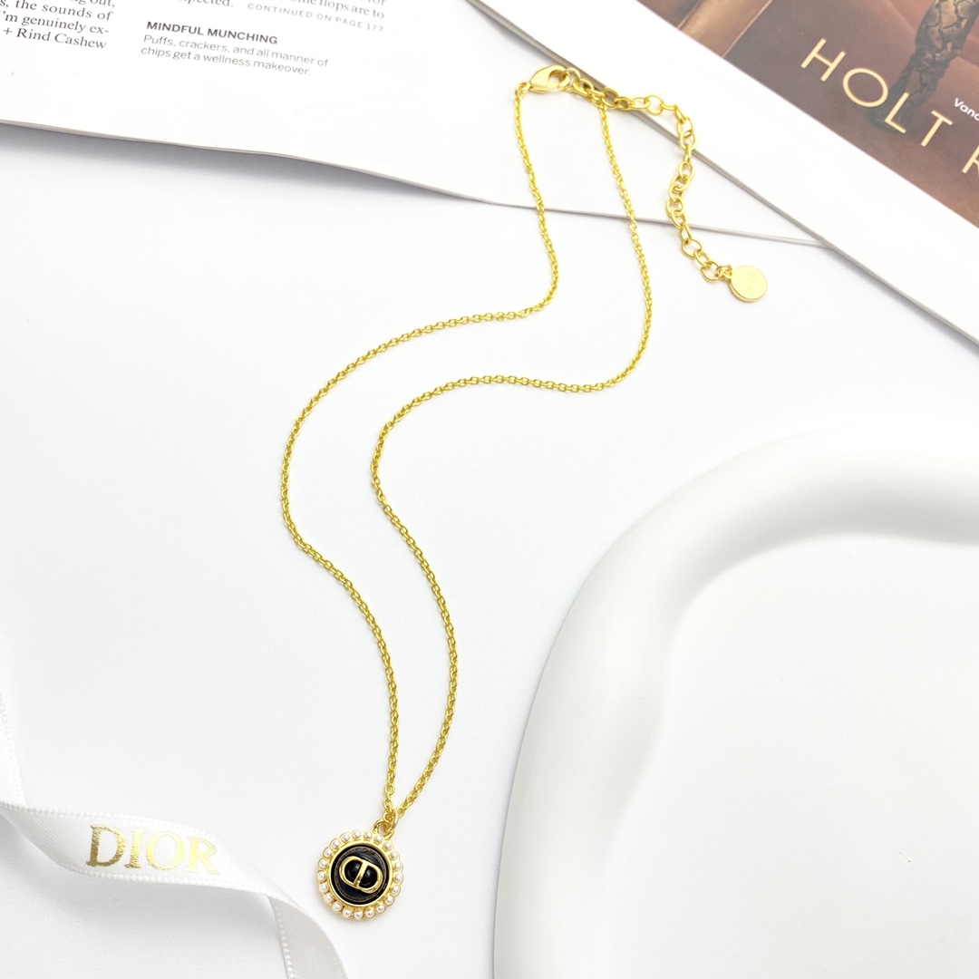Dior CD Black Round Button Necklace - Elegant & Distinctive Design 3 i1728285850 3726 1
