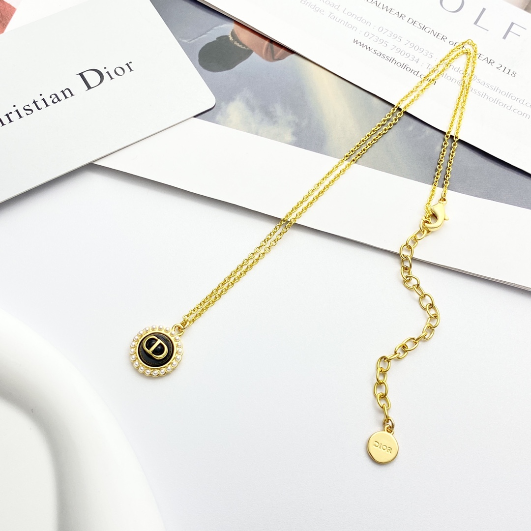 Dior CD Black Round Button Necklace - Elegant & Distinctive Design 8 i1728285850 6093 6