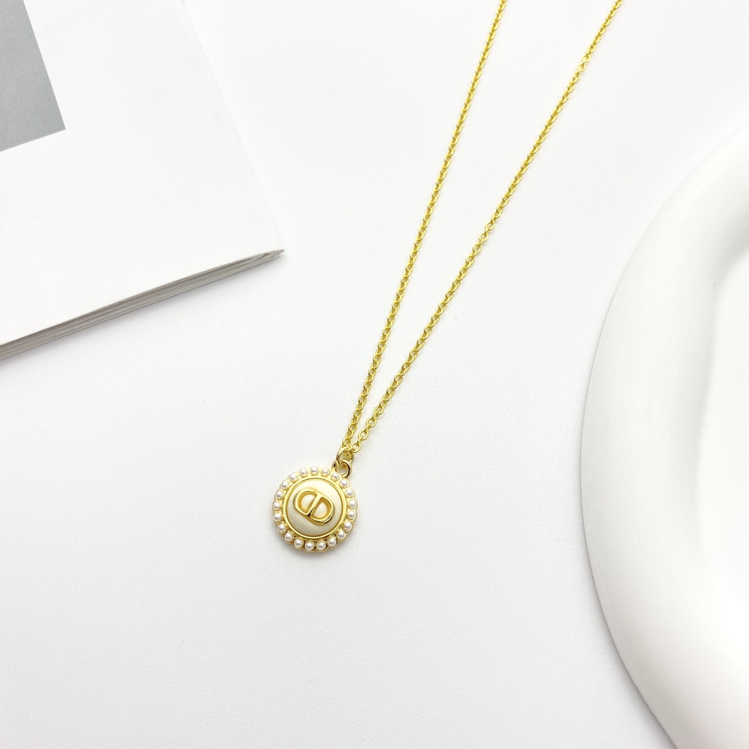 Dior CD White Button Necklace - Elegant & Timeless Design 3 i1728285913 4298 1