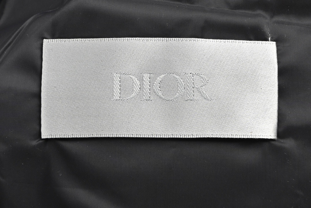 迪奥/Dior 秋冬新款 老花满印暗纹字母羽绒服