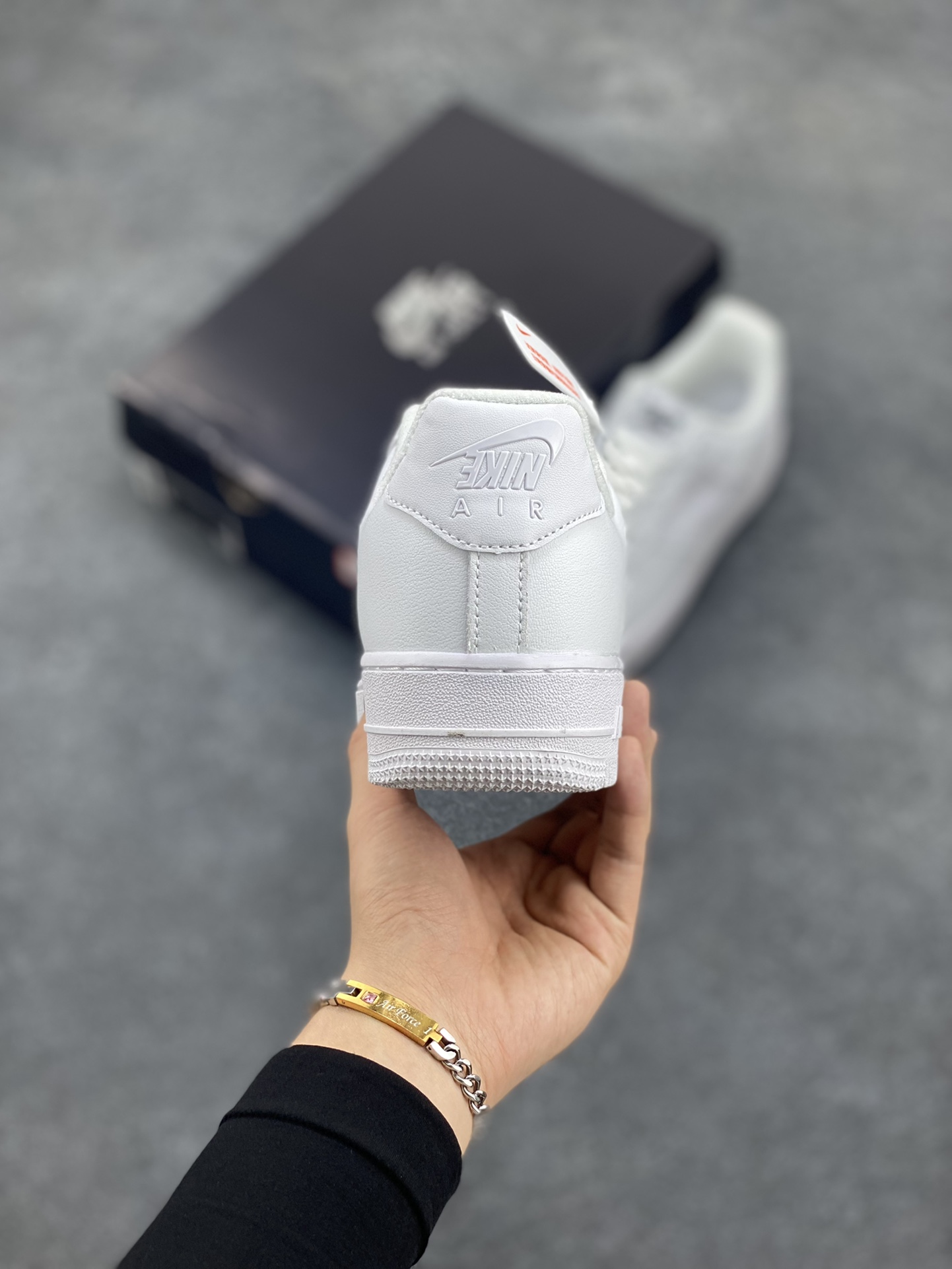 图片[4]-NK Air Force 1 空军一号 全白果冻勾 原楦头原纸板 打造纯正空军版型#专注外贸渠道 全掌内置蜂窝气垫 #原盒配件 原厂中底钢印、拉帮完美 货号：FB8251-100 尺码：36 36.5 37.5 38 38.5 39 40 40.5 41 42 42.5 43 44 44.5 45-选品中心