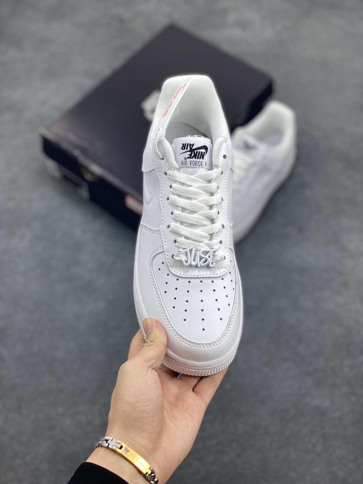 图片[2]-NK Air Force 1 空军一号 全白果冻勾 原楦头原纸板 打造纯正空军版型#专注外贸渠道 全掌内置蜂窝气垫 #原盒配件 原厂中底钢印、拉帮完美 货号：FB8251-100 尺码：36 36.5 37.5 38 38.5 39 40 40.5 41 42 42.5 43 44 44.5 45-选品中心