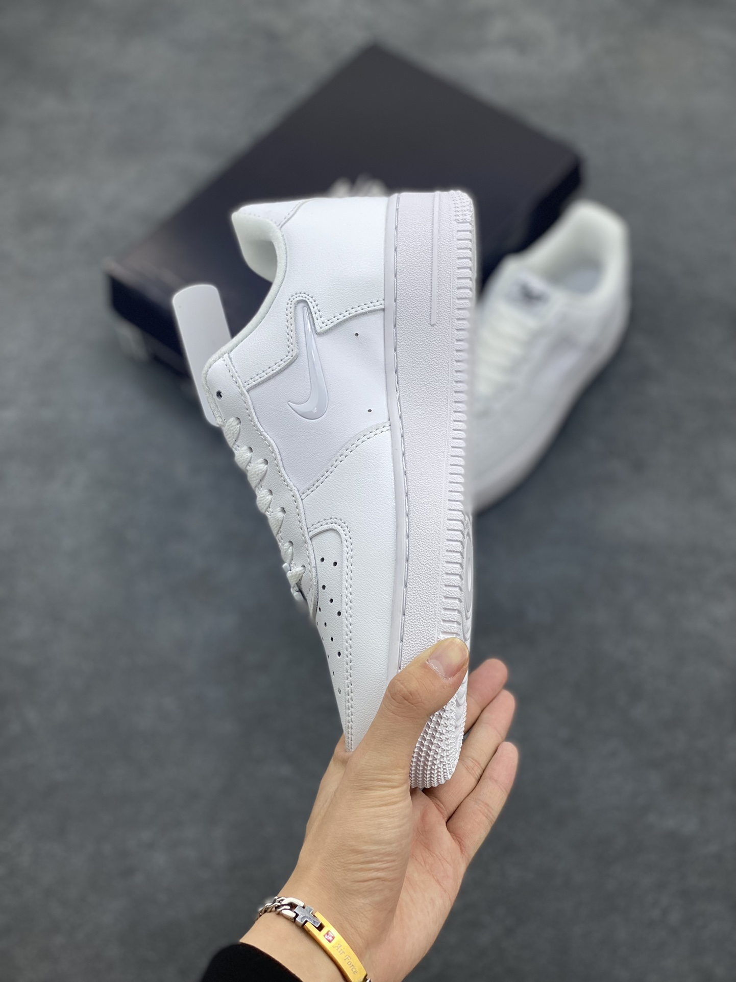 图片[3]-NK Air Force 1 空军一号 全白果冻勾 原楦头原纸板 打造纯正空军版型#专注外贸渠道 全掌内置蜂窝气垫 #原盒配件 原厂中底钢印、拉帮完美 货号：FB8251-100 尺码：36 36.5 37.5 38 38.5 39 40 40.5 41 42 42.5 43 44 44.5 45-选品中心