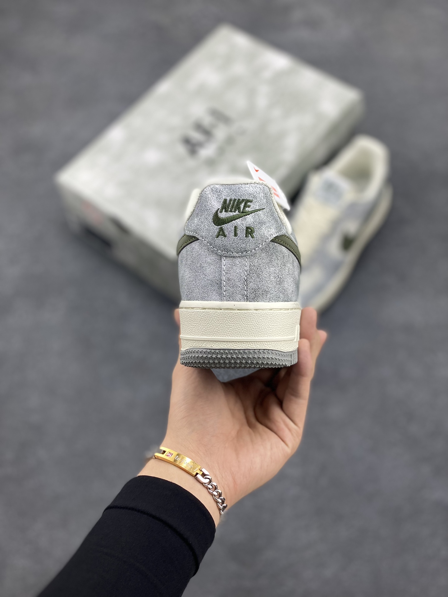图片[4]-Nike Air Force 1 Low ’07 岩石绿 配色 空军一号低帮休闲板鞋 原厂定制皮料 定制鞋盒 原楦原纸板 纯正版型 正品NFC感应芯片 高清洁度 内置全掌气垫 货号：BL5866-906 尺码：36 36.5 37.5 38 38.5 39 40 40.5 41 42 42.5 43 44 44.5 45-选品中心