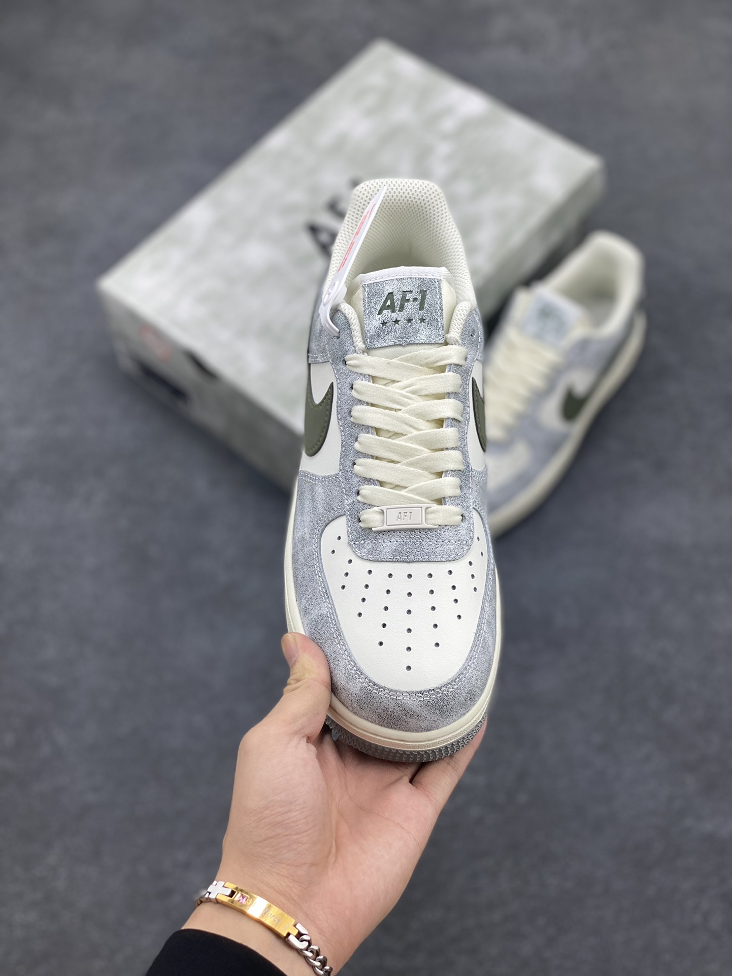 图片[2]-Nike Air Force 1 Low ’07 岩石绿 配色 空军一号低帮休闲板鞋 原厂定制皮料 定制鞋盒 原楦原纸板 纯正版型 正品NFC感应芯片 高清洁度 内置全掌气垫 货号：BL5866-906 尺码：36 36.5 37.5 38 38.5 39 40 40.5 41 42 42.5 43 44 44.5 45-选品中心