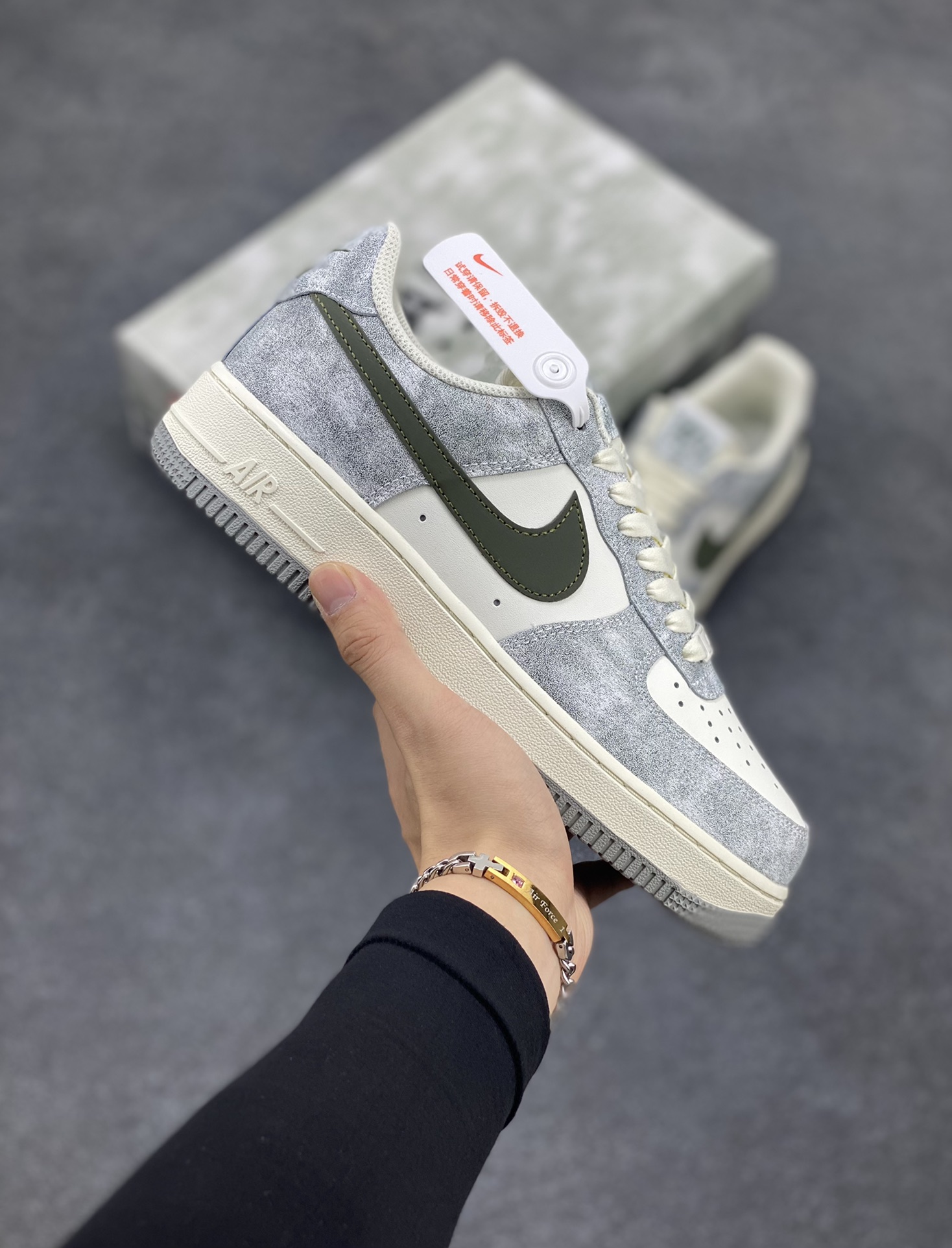Nike Air Force 1 Low ’07 岩石绿 配色 空军一号低帮休闲板鞋 原厂定制皮料 定制鞋盒 原楦原纸板 纯正版型 正品NFC感应芯片 高清洁度 内置全掌气垫 货号：BL5866-906 尺码：36 36.5 37.5 38 38.5 39 40 40.5 41 42 42.5 43 44 44.5 45-选品中心