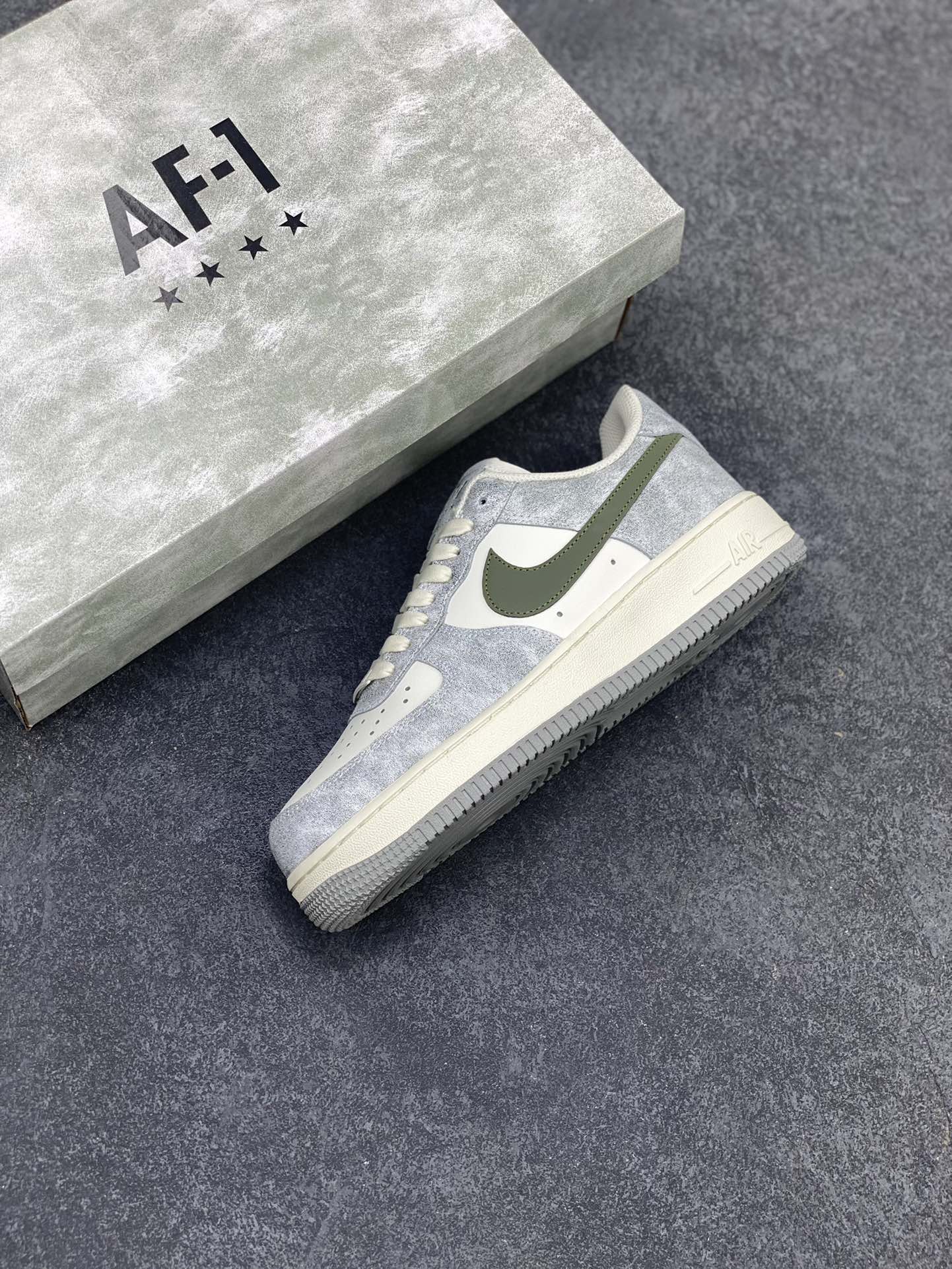 图片[7]-Nike Air Force 1 Low ’07 岩石绿 配色 空军一号低帮休闲板鞋 原厂定制皮料 定制鞋盒 原楦原纸板 纯正版型 正品NFC感应芯片 高清洁度 内置全掌气垫 货号：BL5866-906 尺码：36 36.5 37.5 38 38.5 39 40 40.5 41 42 42.5 43 44 44.5 45-选品中心